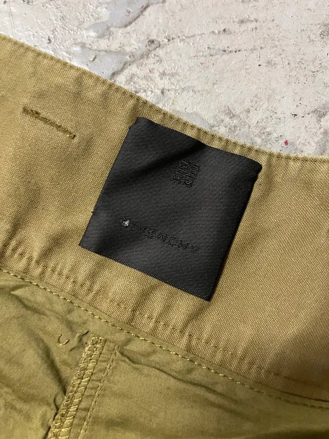 Givenchy × Vintage SS2023 Givenchy Olive Cargo Bermuda Shorts Size US 34 / EU 50 - 8 Thumbnail
