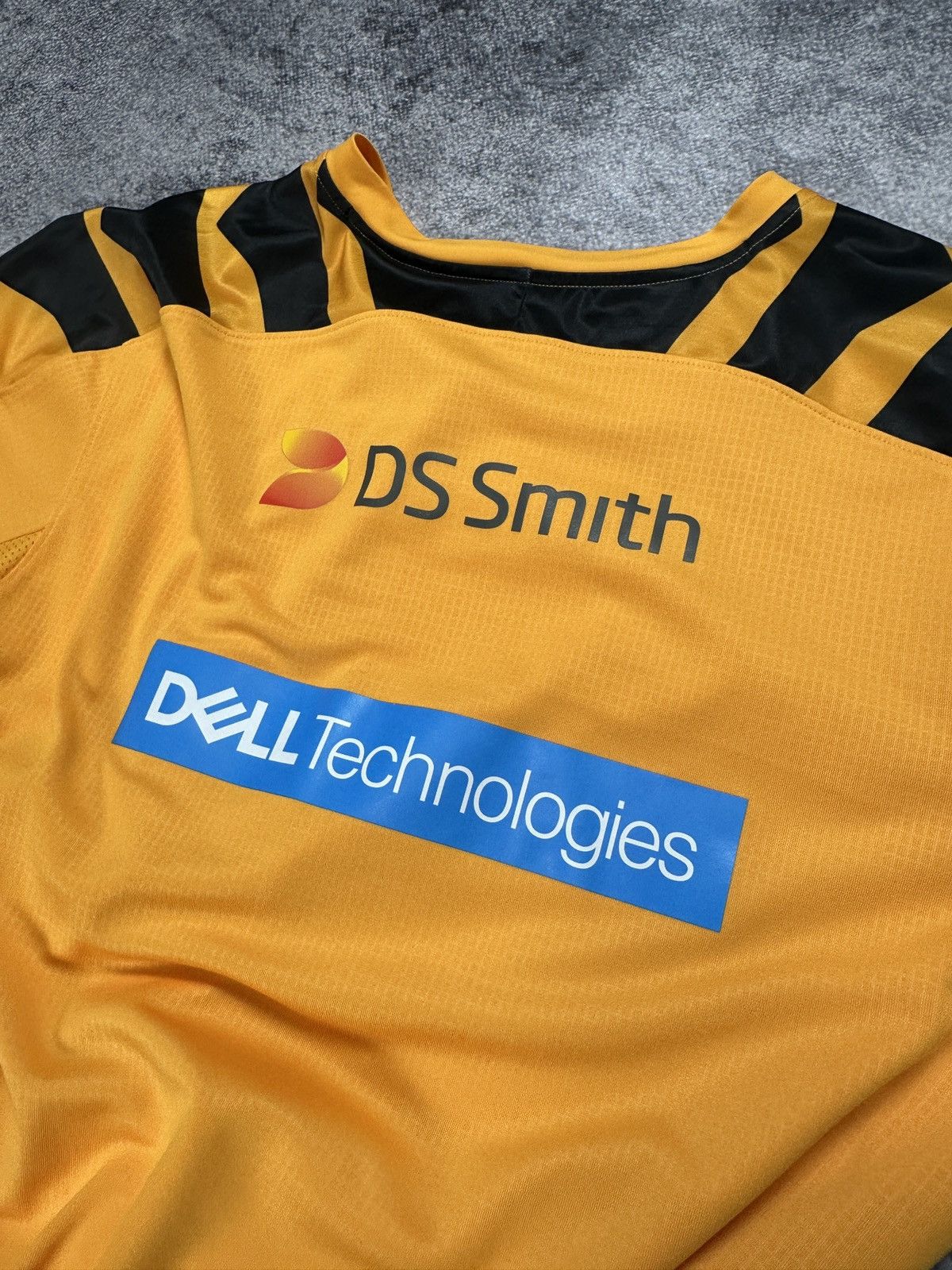 Under Armour Vintage Under Armour Wasps Rugby Jersey Streetwear Rare XL Size US XL / EU 56 / 4 - 6 Thumbnail