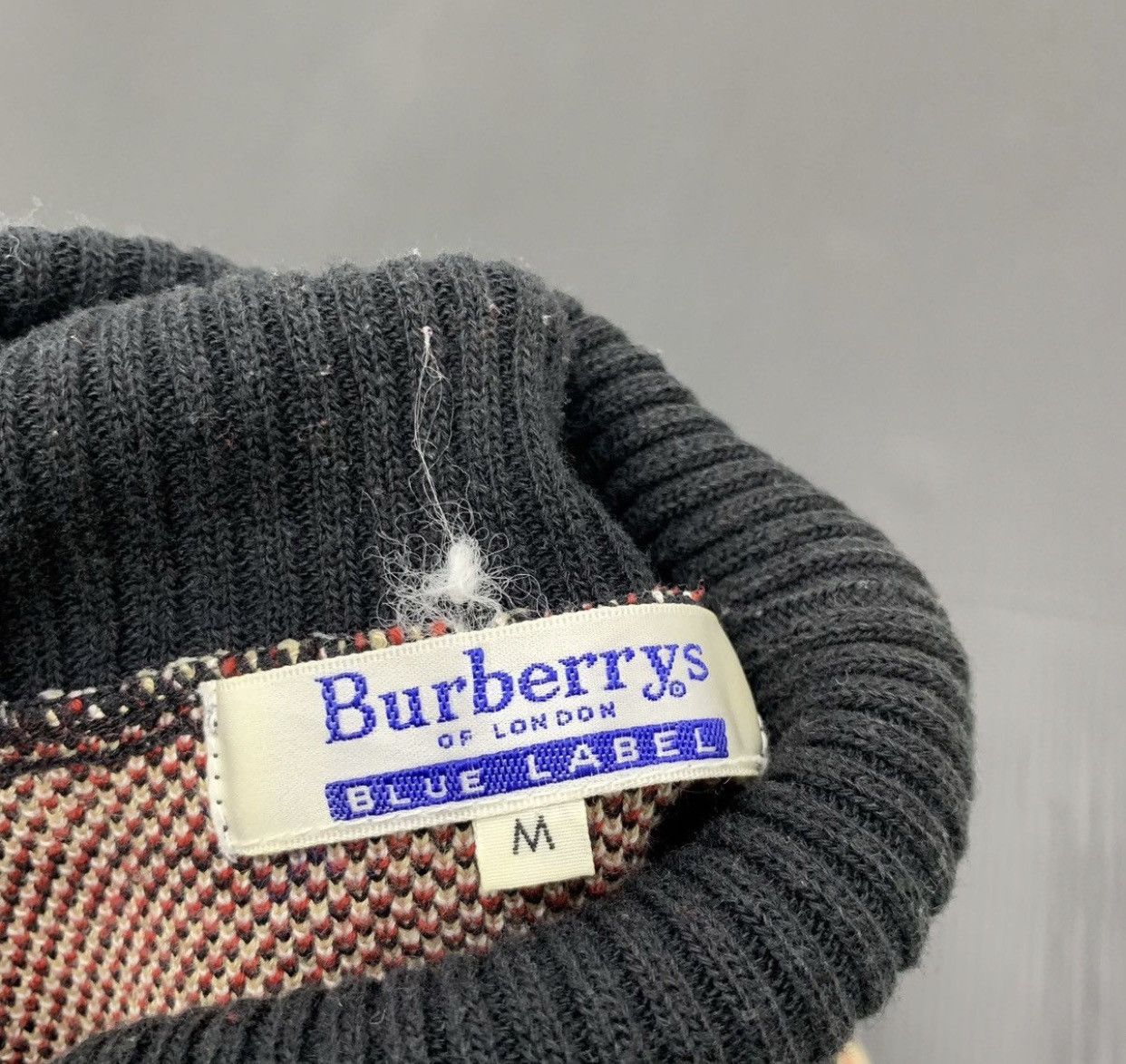 Burberry Vintage Burberry Nova Check Mock Neck Short Sleeve Sweater Size M / US 6-8 / IT 42-44 - 3 Thumbnail