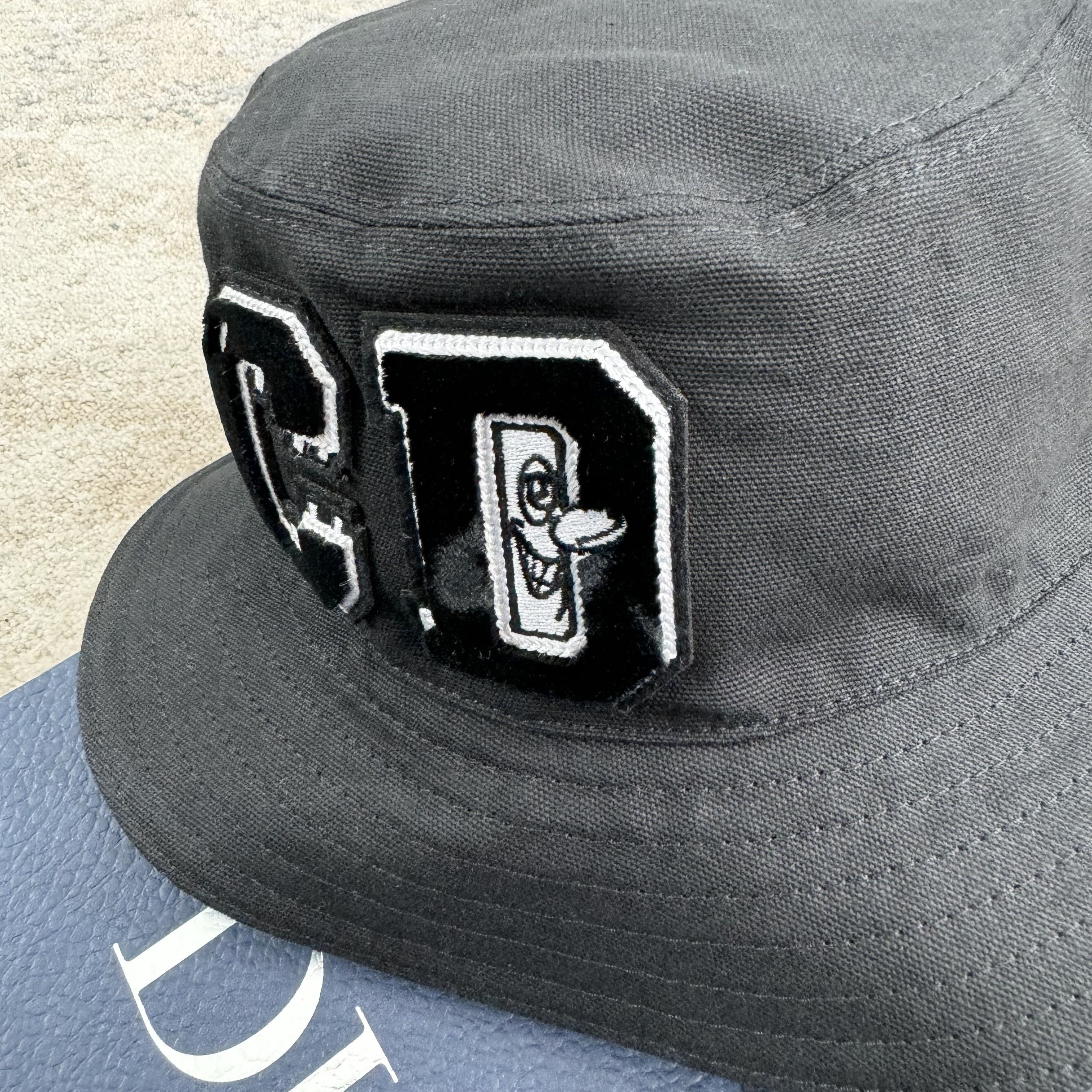Dior Dior x Kenny Scharf Bucket Hat In Black RRP £675 Size ONE SIZE - 2 Thumbnail