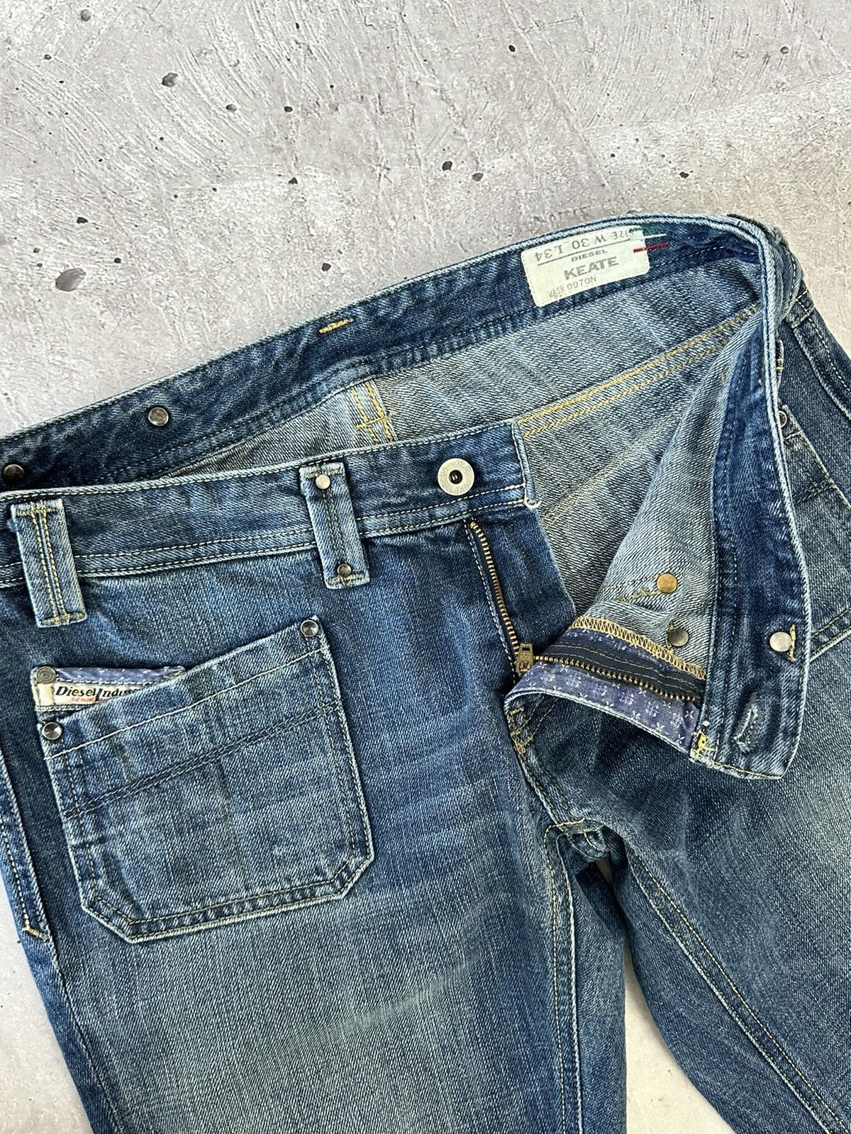 Diesel × Vintage Diesel Vintage Zip Pockets Washed Women’s Jeans Size 30" / US 8 / IT 44 - 8 Thumbnail