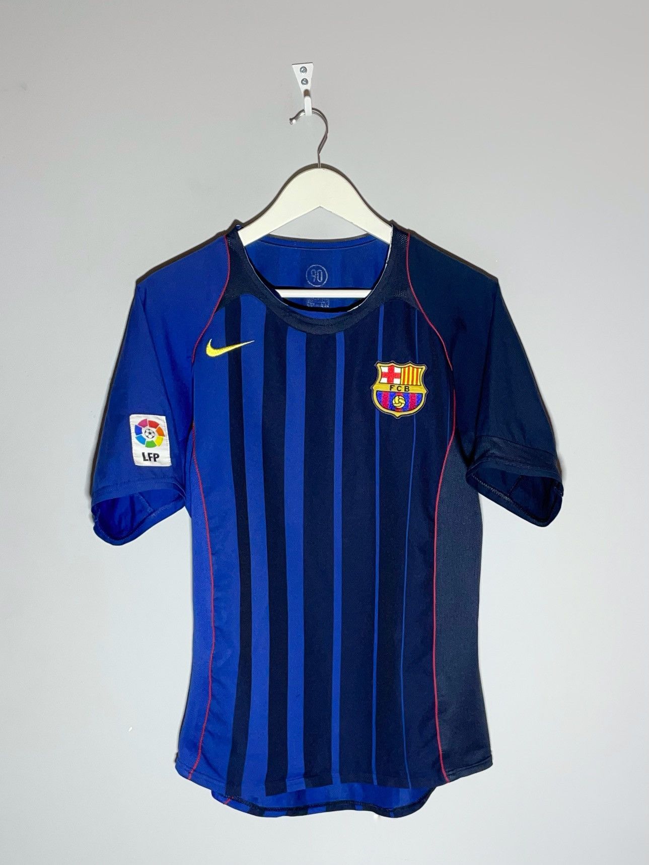 Nike Barcelona FC Nike 2004/05 Away Y2k Vintage Football Shirt Size US S / EU 44-46 / 1 - 1 Thumbnail