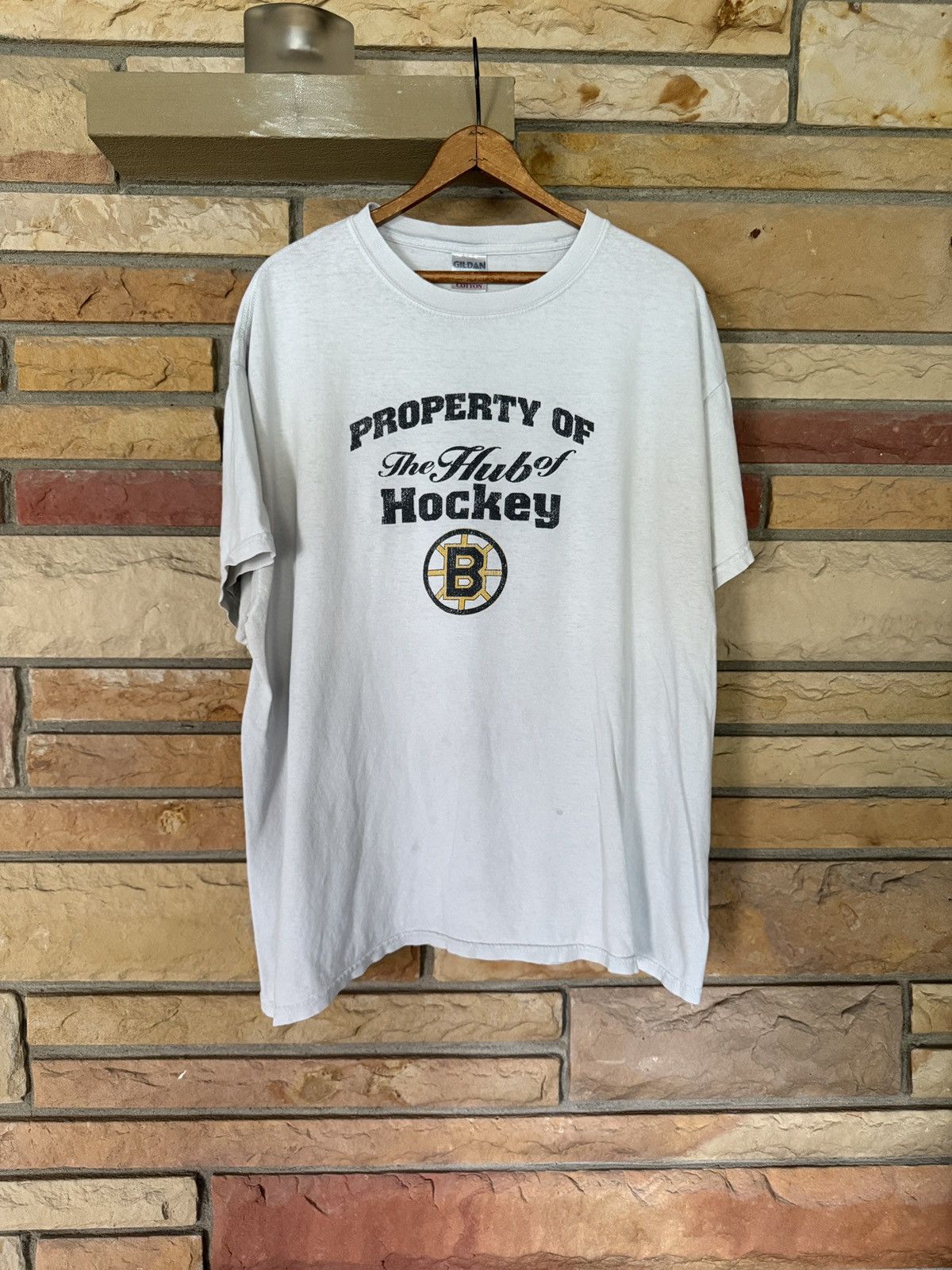Vintage Vintage Y2K Boston Bruins Hub of Hockey Graphic Tee Size US XL / EU 56 / 4 - 1 Thumbnail