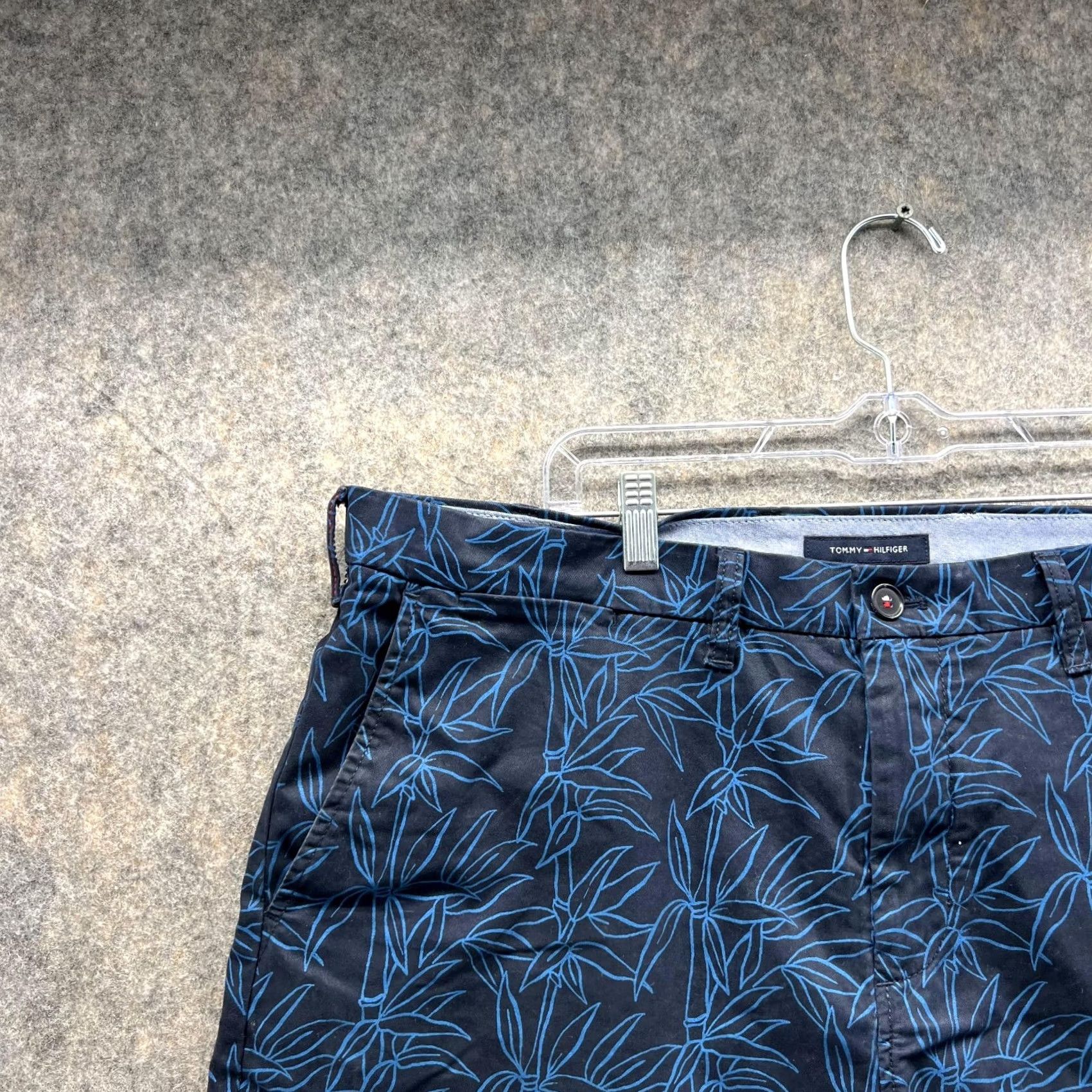 Tommy Hilfiger Tommy Hilfiger Shorts Men 38 Adult Blue Navy Chino Flat Front Casual Size US 38 / EU 54 - 3 Thumbnail