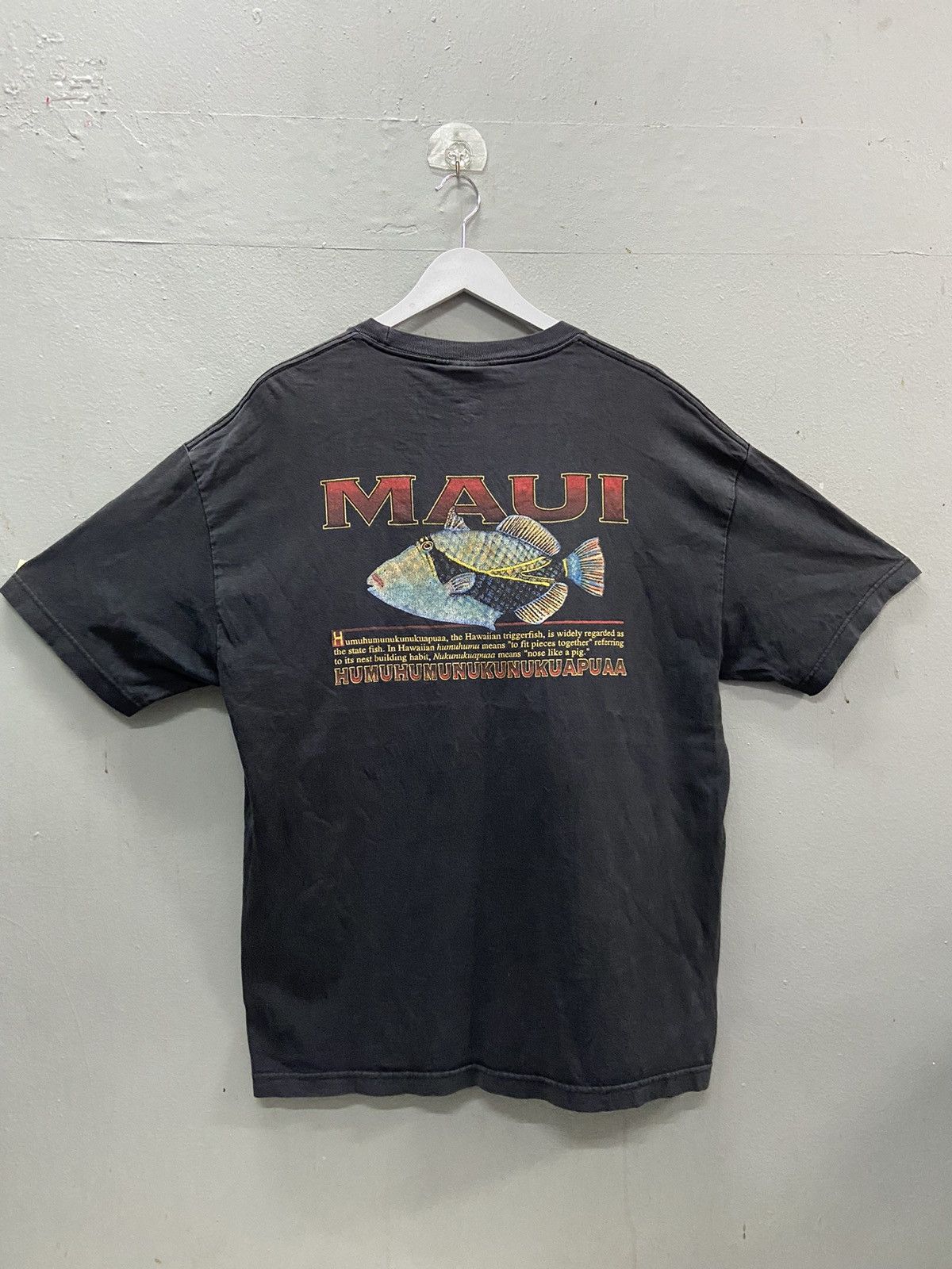 Vintage VINTAGE HUMUHUMUNUKUNUKUAPUA MAUI HAWAII TEE SHIRT Size US XL / EU 56 / 4 - 1 Thumbnail