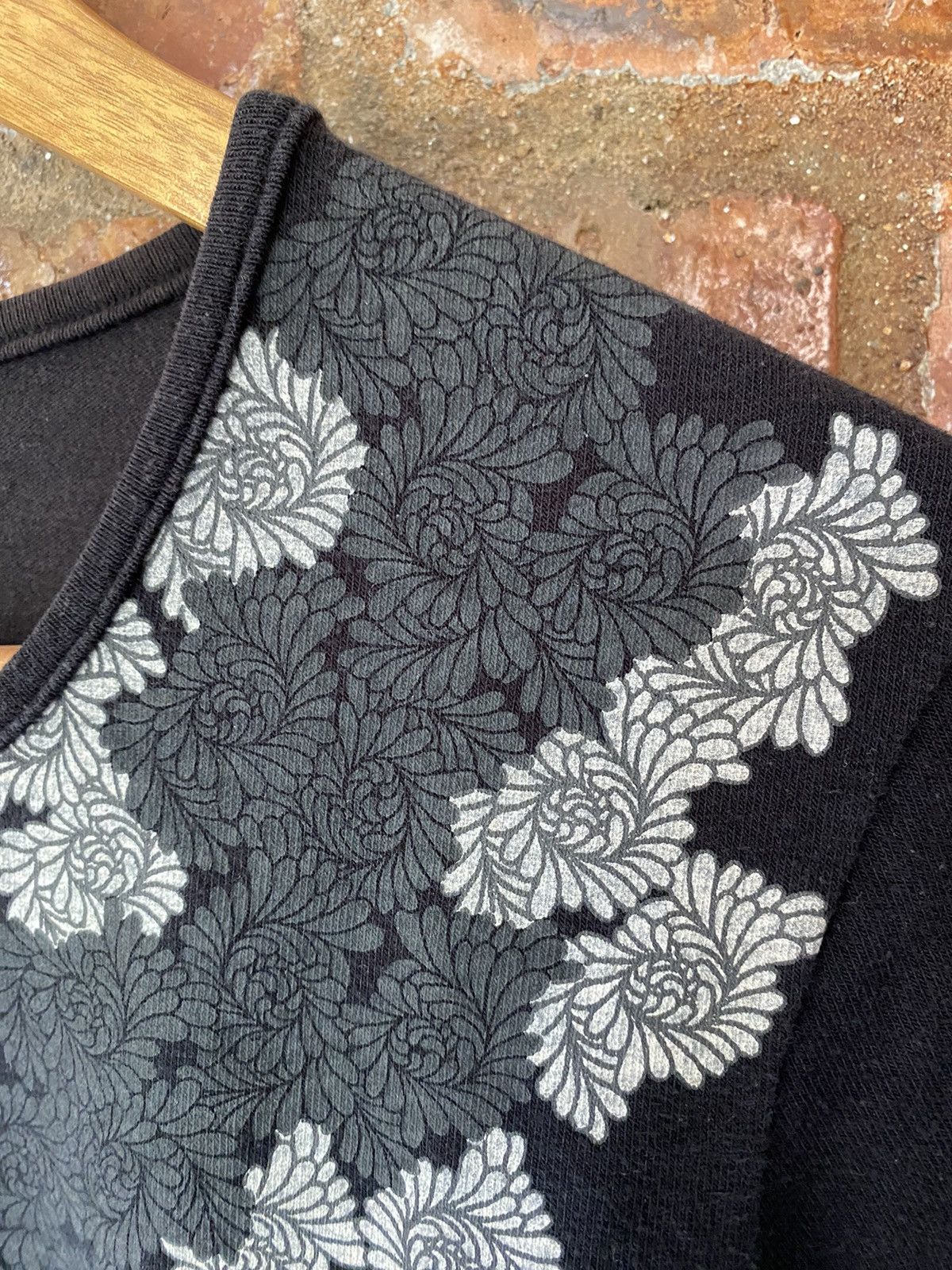 L7 Real Hip Black Floral dragons patent tee Size US M / EU 48-50 / 2 - 5 Thumbnail