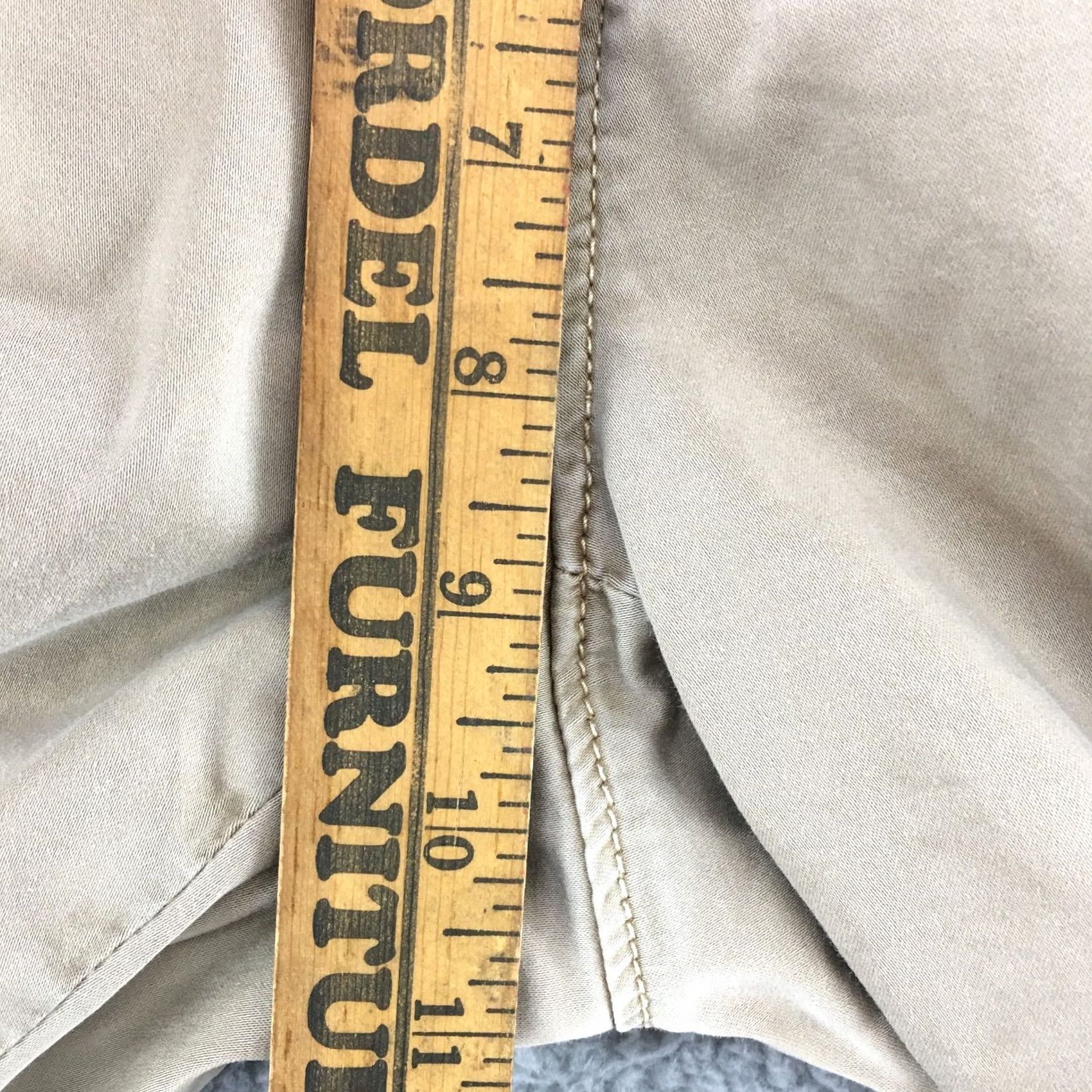 Banana Republic Banana Republic Chino Pants Mens 30.5 Regular Beige Flat Front Mid Rise Zip Fly Flat Front Chino Pants Mens Beige 30.5 in Slim Straight Vintage: No Size US 31 - 7 Thumbnail