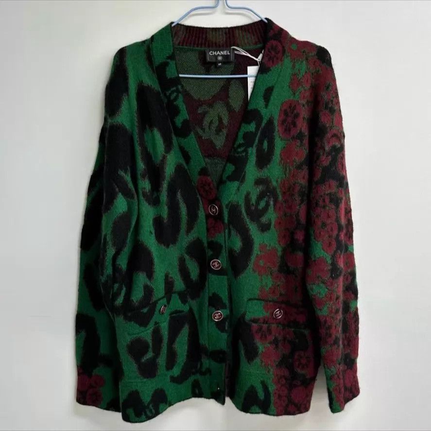 Chanel Chanel Cardigan Size 34 No Accessories Size XS / US 0-2 / IT 36-38 - 1 Thumbnail