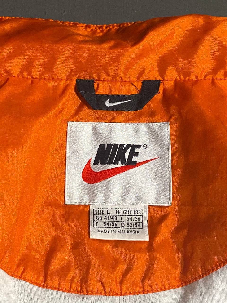 Nike Nike Vintage Windbreaker Jacket Size US L / EU 52-54 / 3 - 6 Thumbnail