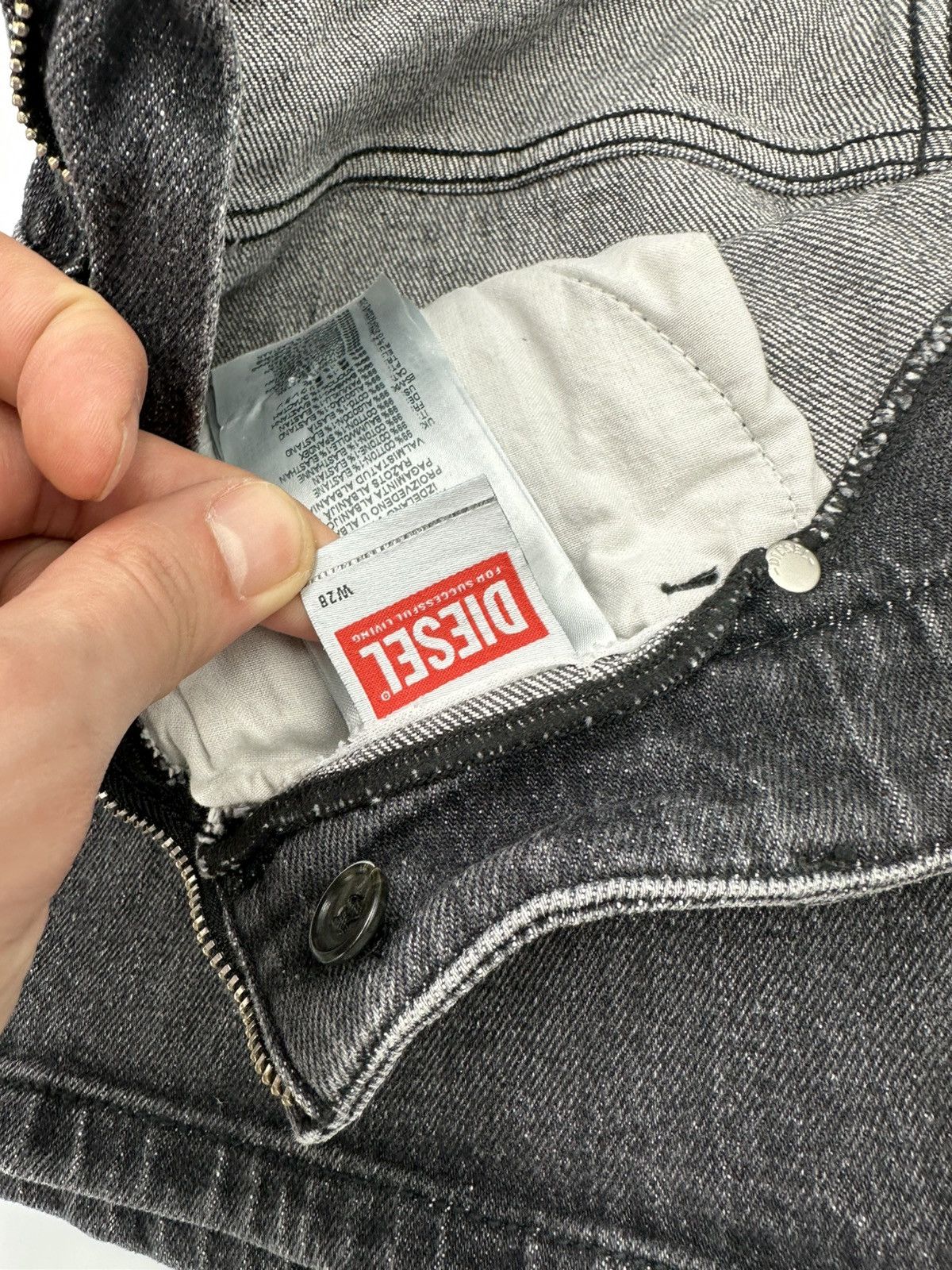 Diesel Diesel Emblemed Mini Skirt Size 28" / US 6 / IT 42 - 17 Thumbnail