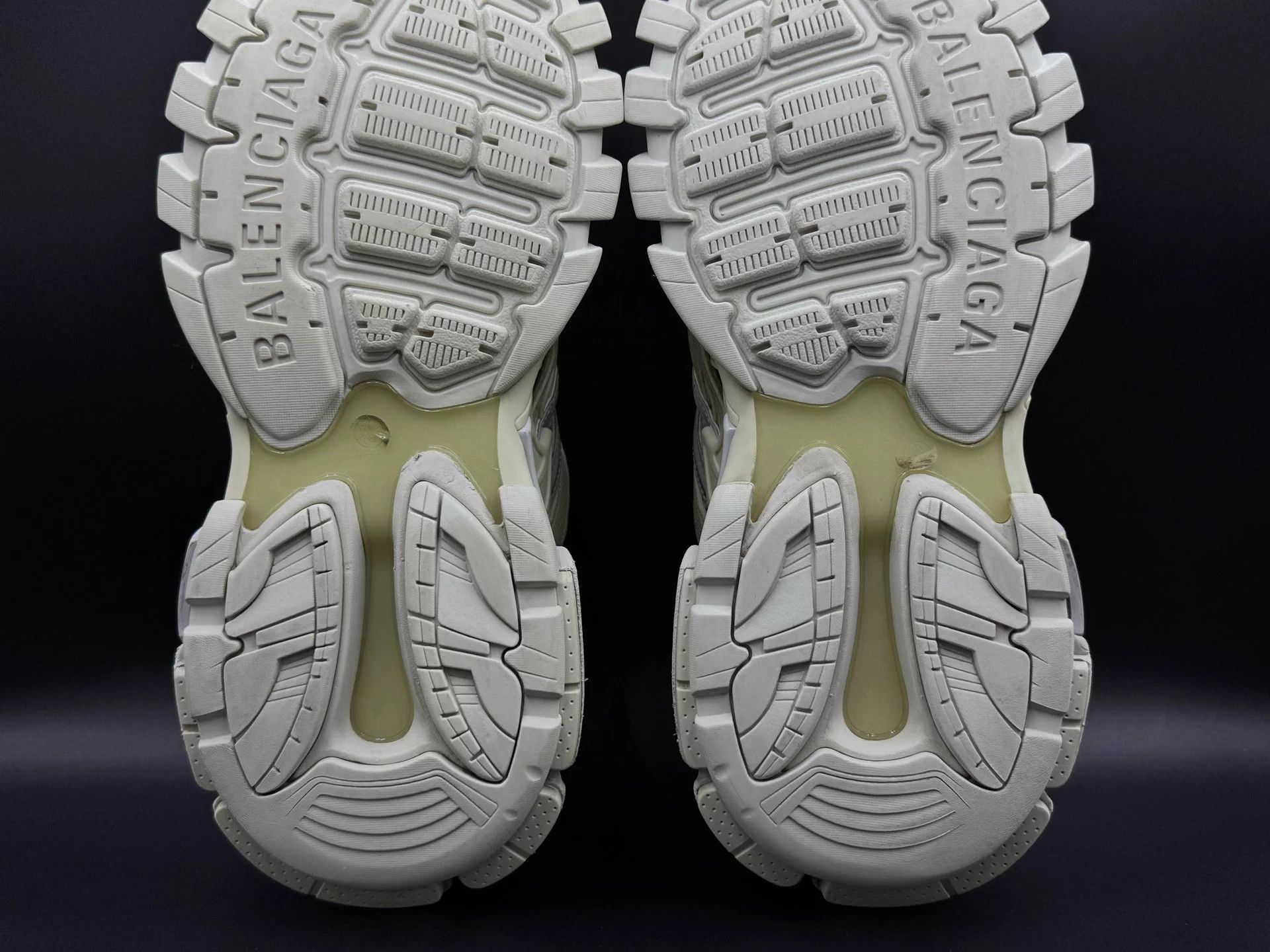 Balenciaga Balenciaga Track 2.0 white round lace-up low-top men's Size US 9 / EU 42 - 7 Thumbnail