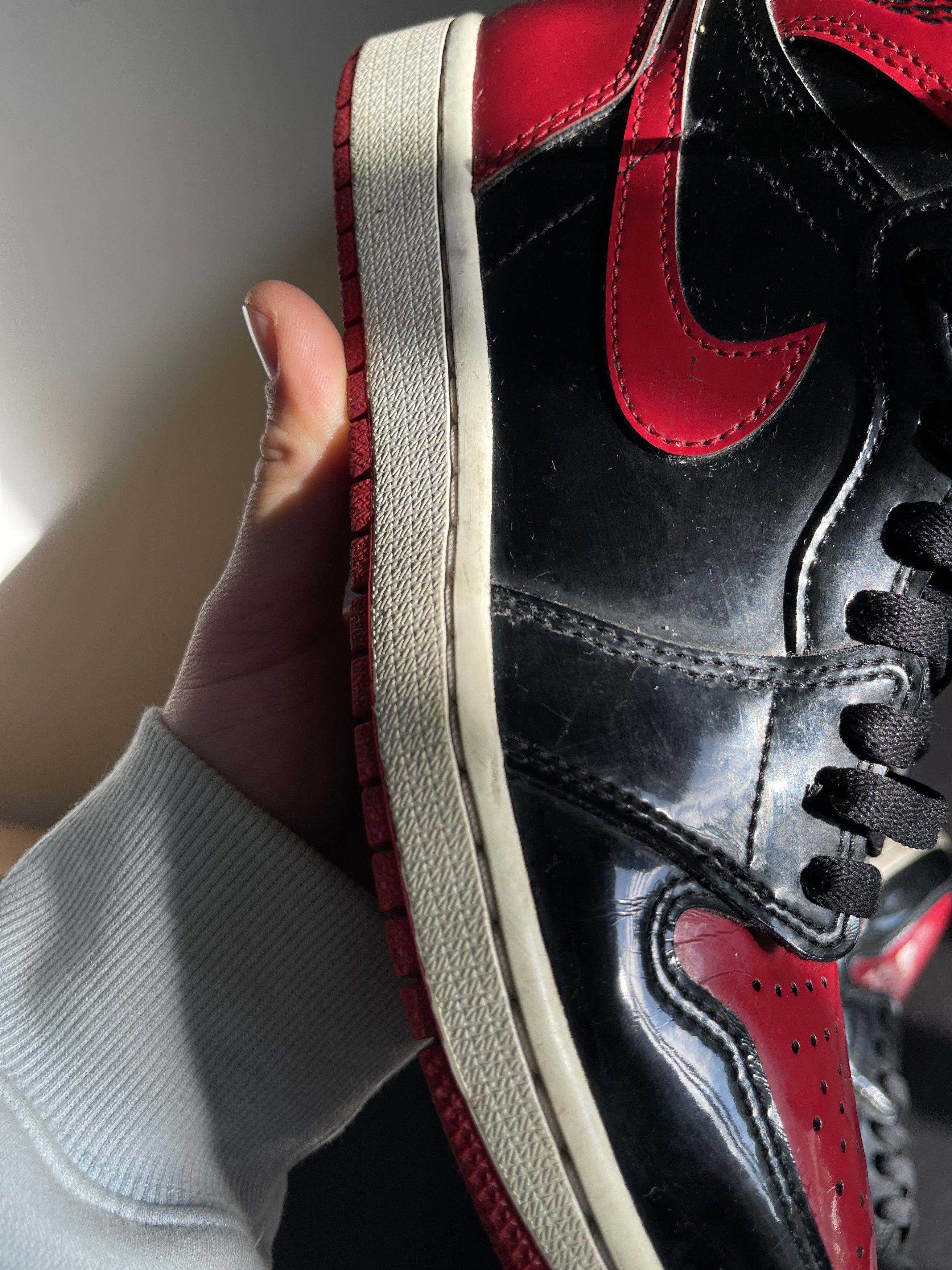 Nike Jordan 1 Patent Bred Size US 8.5 / EU 41-42 - 5 Thumbnail