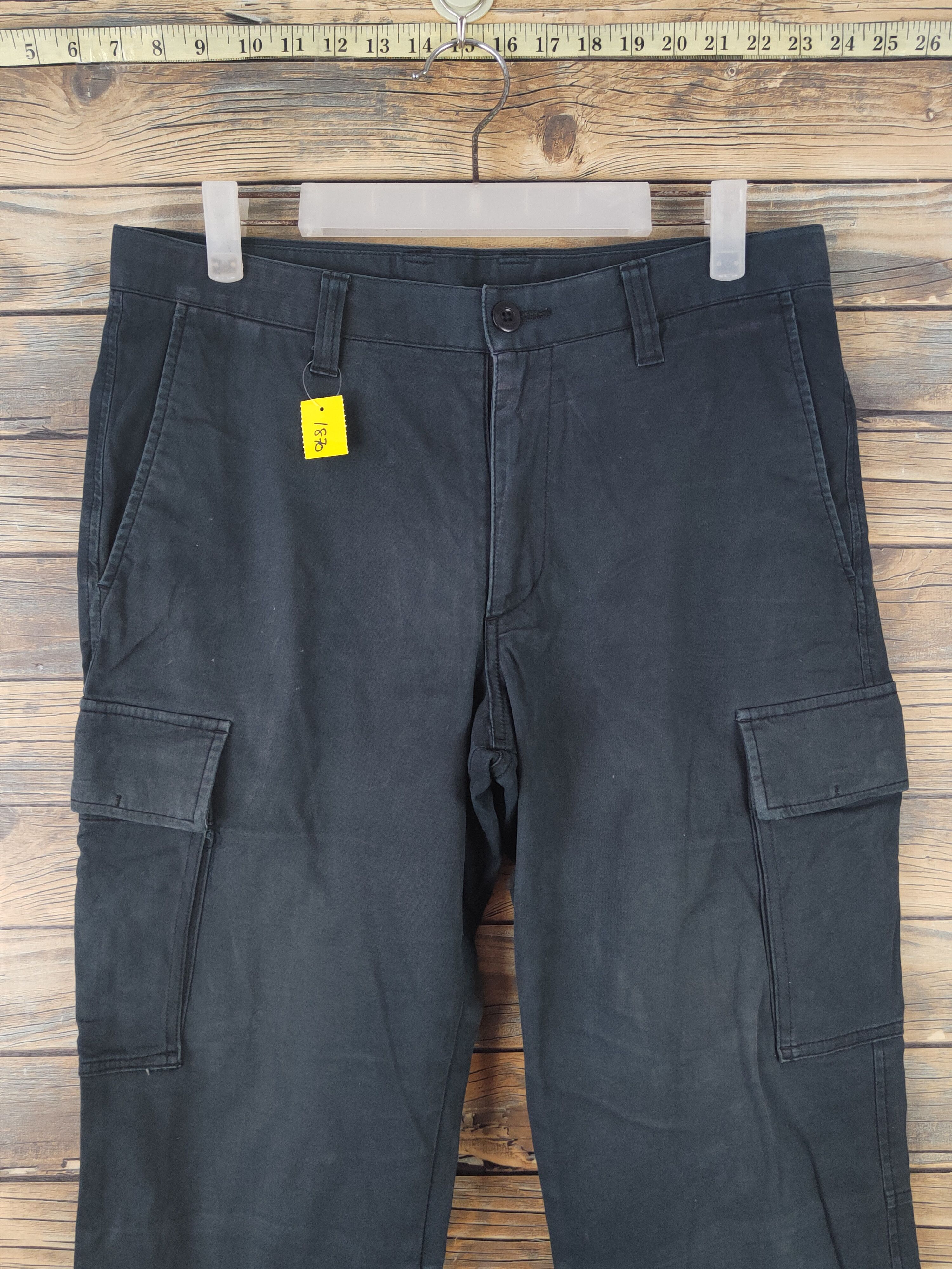 Japanese Brand DL Uniqlo Navy Multipocket Tactical Cargo Pants #1870 Size US 32 / EU 48 - 2 Thumbnail