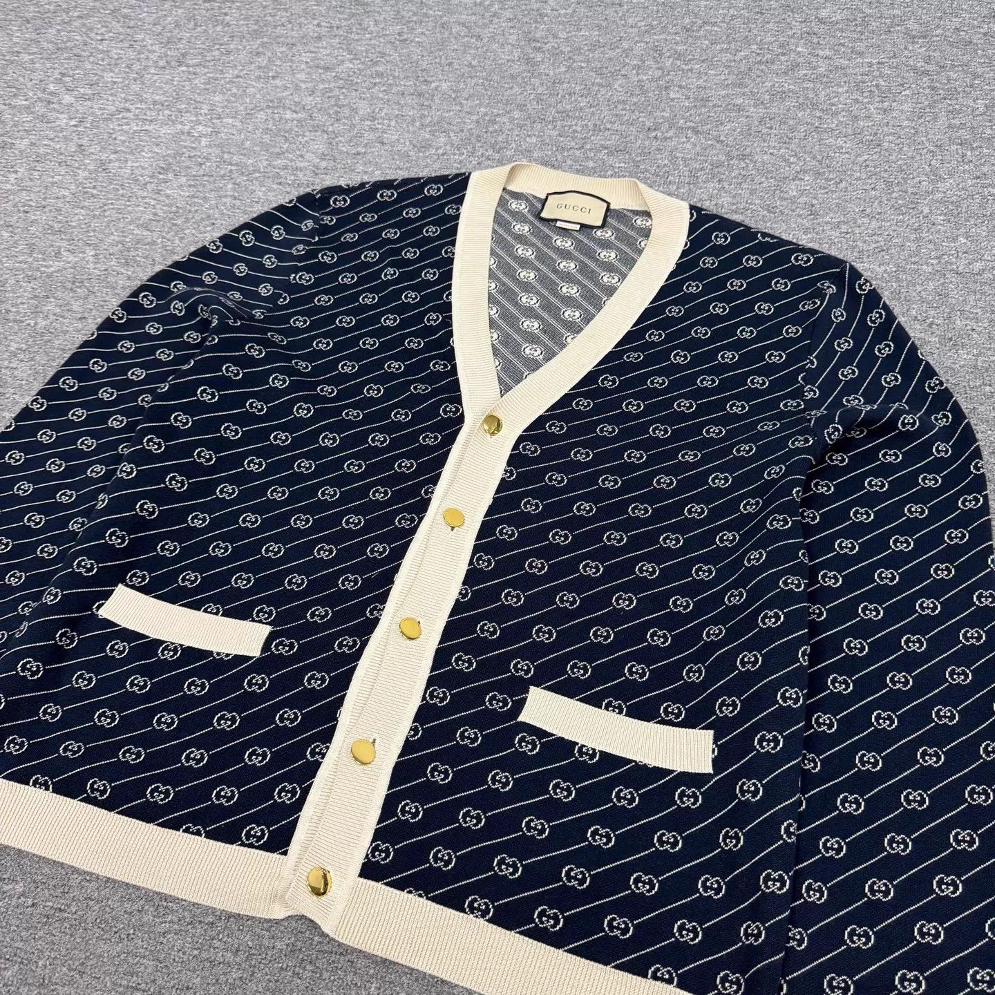 Gucci Gucci GG Jacquard V-Neck Navy Ivory Trim Cardigan Size US XXL / EU 58 / 5 - 4 Thumbnail