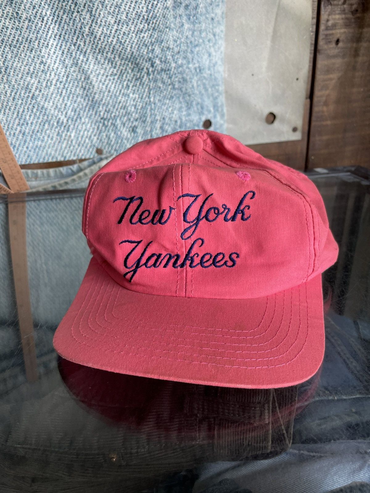 New York Yankees Vintage New York Yankees MLB Trucker cap 80’s made in Taiwan Size ONE SIZE - 1 Thumbnail