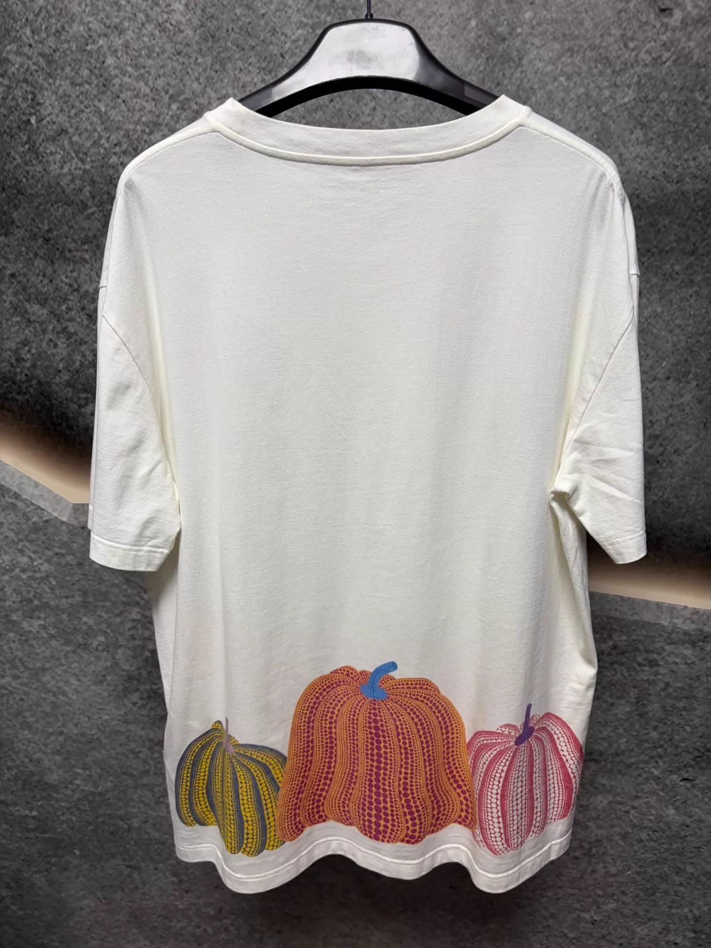 Louis Vuitton LV x Yayoi Kusama Pumpkin Print XL T-shirt Size US XL / EU 56 / 4 - 2 Thumbnail