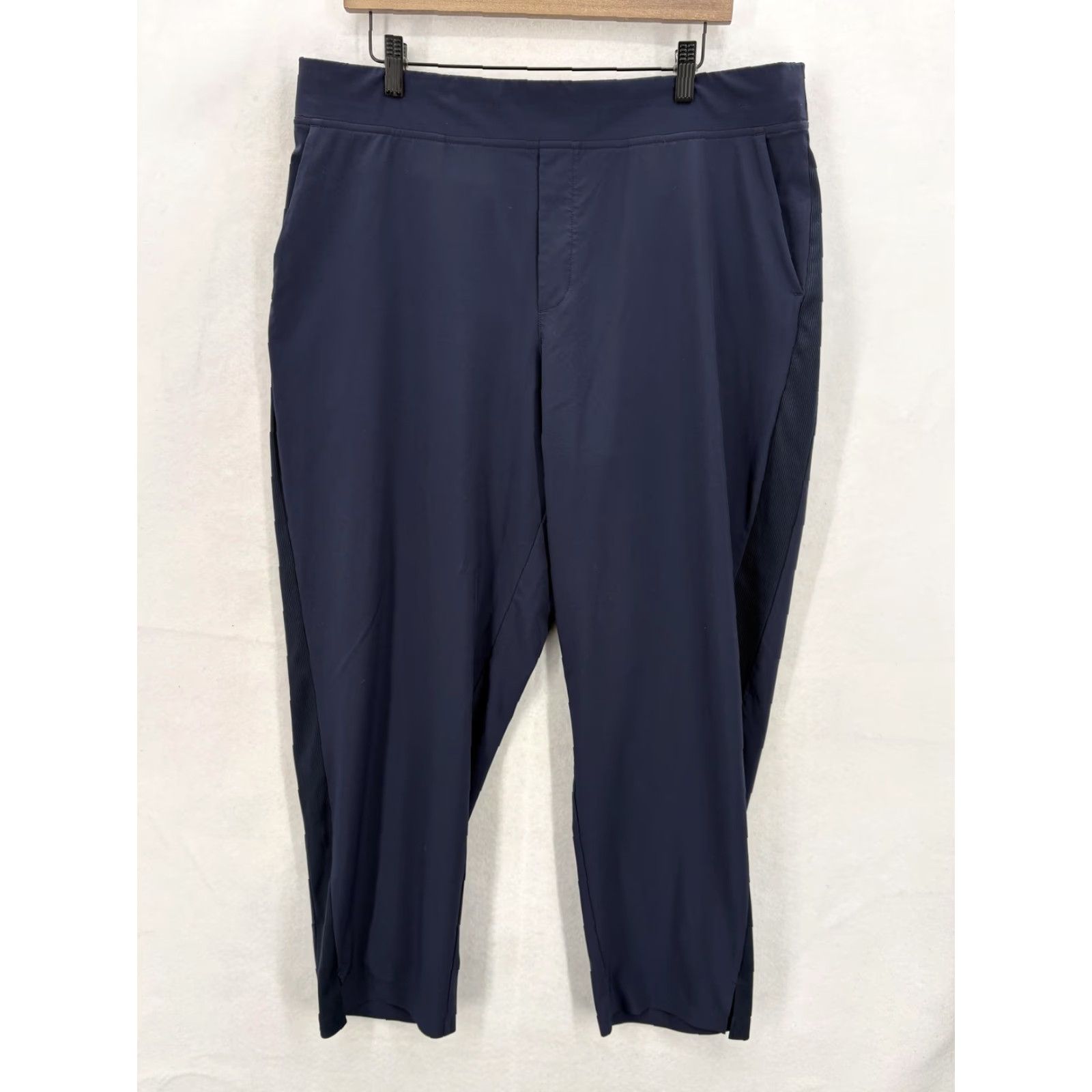 Athleta Athleta Brooklyn Ankle Pants Womens 18 Blue Tapered Stretch Pockets Travel Gym Size 40" / US 18 - 2 Thumbnail