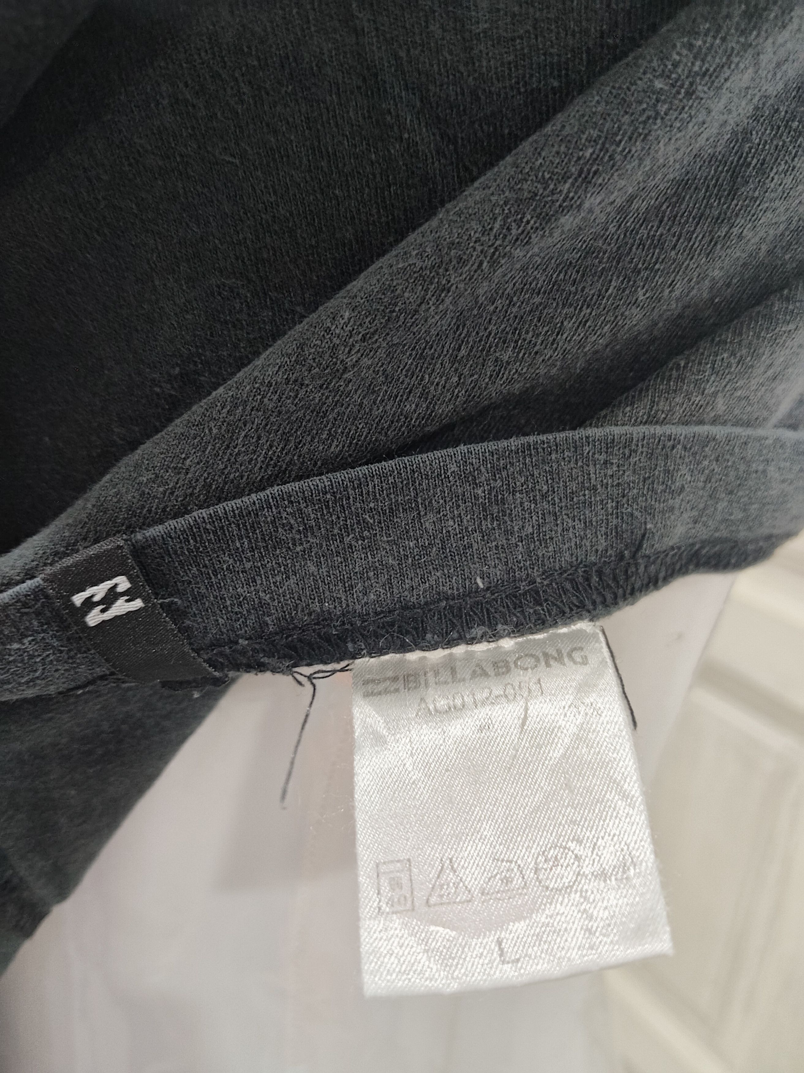 Billabong × Vintage Vintage Billabong Side Logo Surf Style Tshirt Size US L / EU 52-54 / 3 - 6 Thumbnail