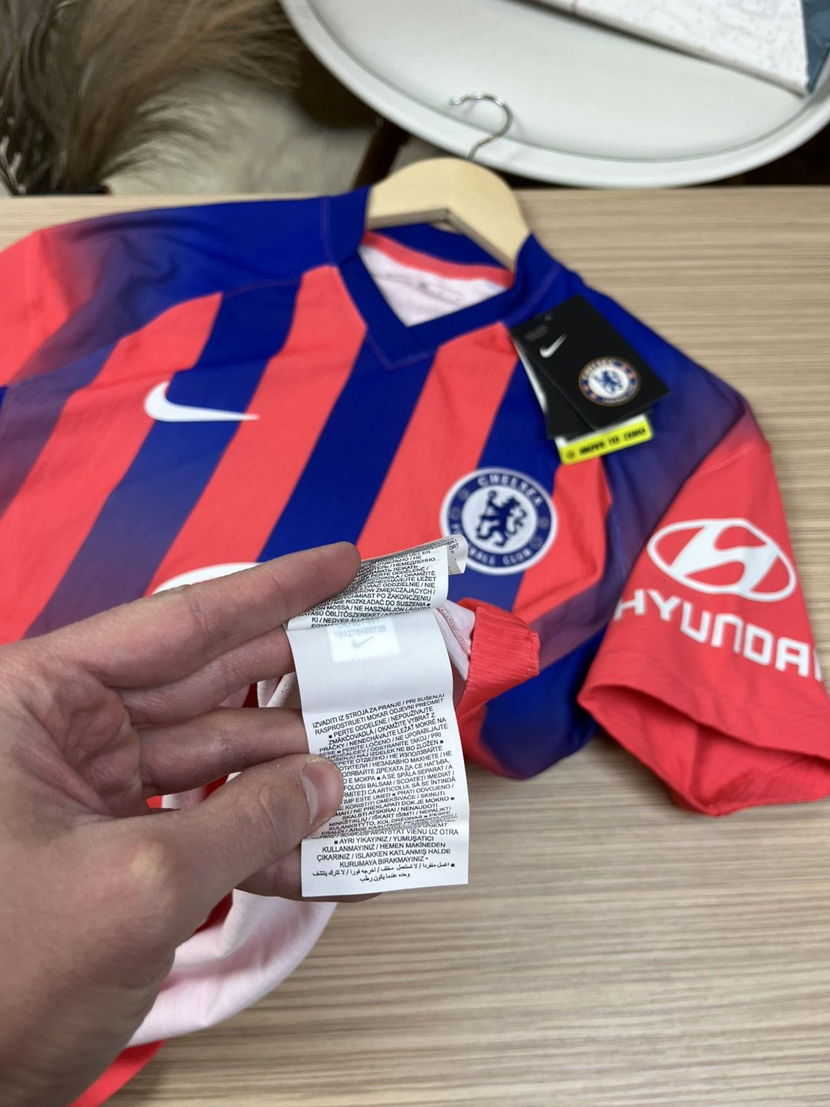 Nike CHELSEA LONDON 2020/2021 FOOTBALL SOCCER HAVERTZ JERSEY Size US M / EU 48-50 / 2 - 12 Thumbnail