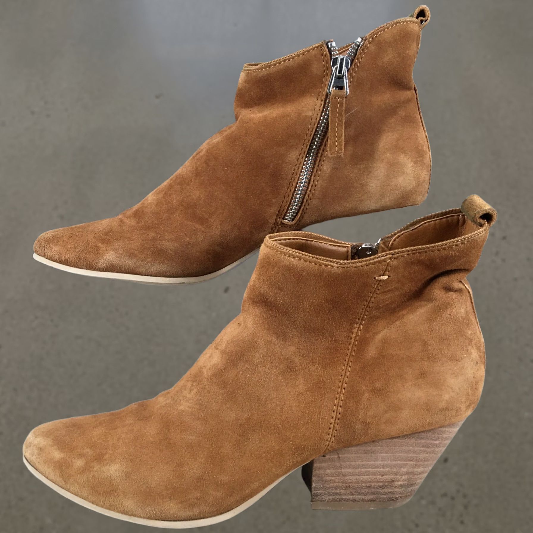 Dolce Vita Dolce Vita Boots Womens 9 Casual Side Zip Pointed Ankle Bootie Brown Suede Heels Size US 9 / IT 39 - 1 Thumbnail