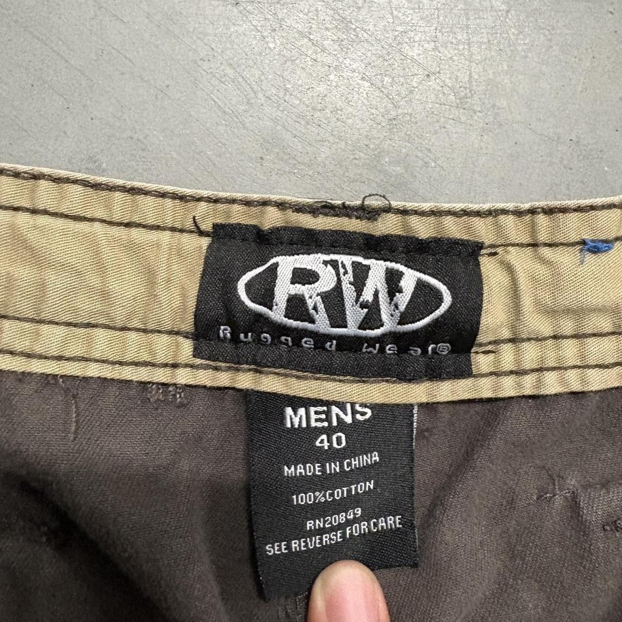 Vintage Crazy Vintage Y2K/2000s Brown Rugged Wear Skater Streetwear cargo Shorts Jorts! Size US 36 / EU 52 - 3 Thumbnail