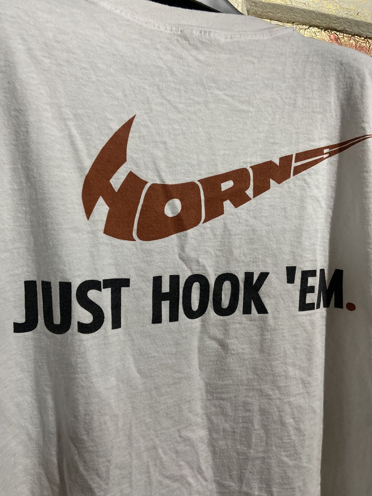 Vintage Vintage just blew it just hook’EM white t-shirt XL Size US XL / EU 56 / 4 - 5 Thumbnail