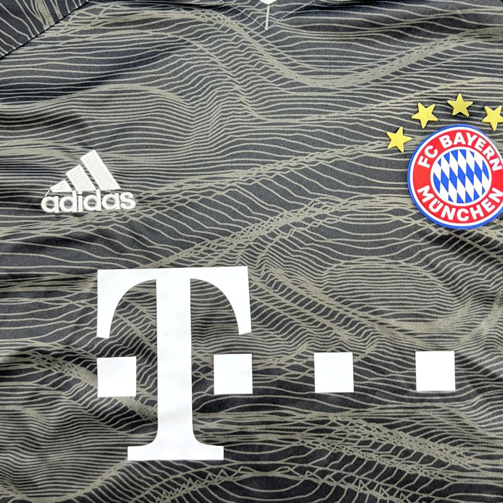 Adidas adidas Bayern Munich 2021 2022 Goalkeeper Neuer Mens Football Jersey Long Sleeve L Multicolor футбол? Size US L / EU 52-54 / 3 - 5 Thumbnail