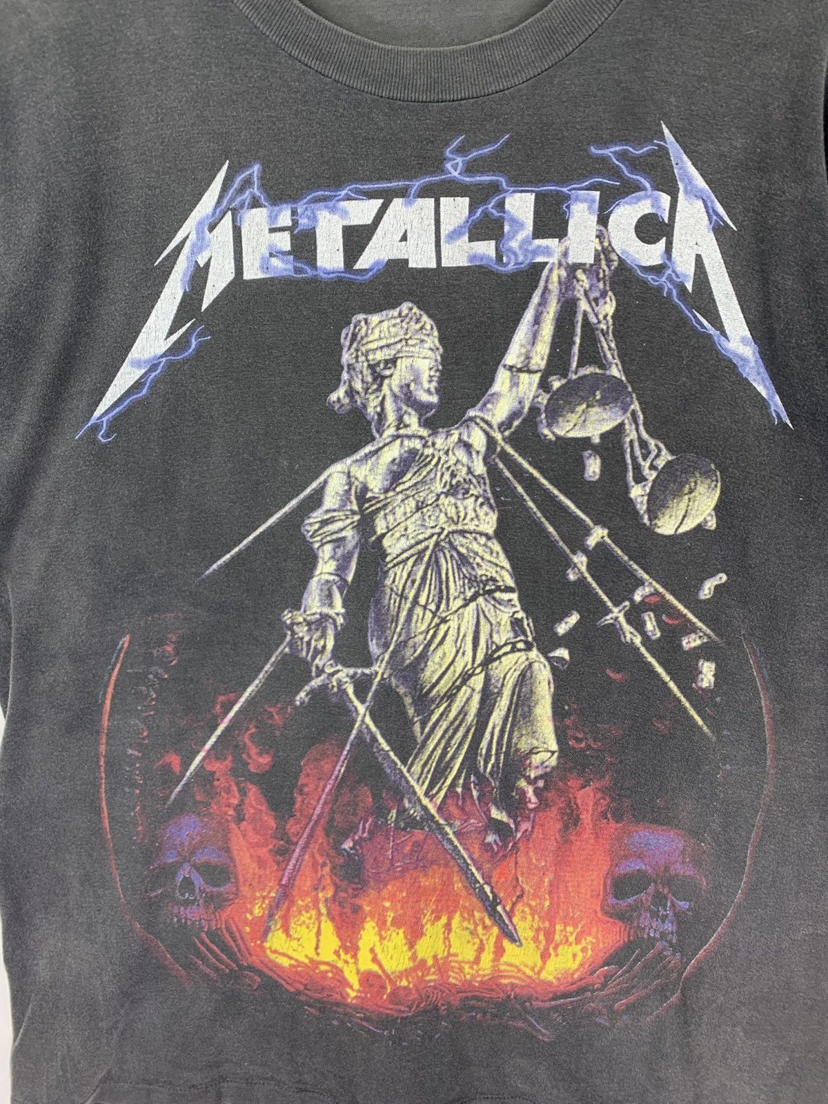 Band Tees Metallica Vintage Band T-shirt Hot Ice Tag L size Size US L / EU 52-54 / 3 - 3 Thumbnail