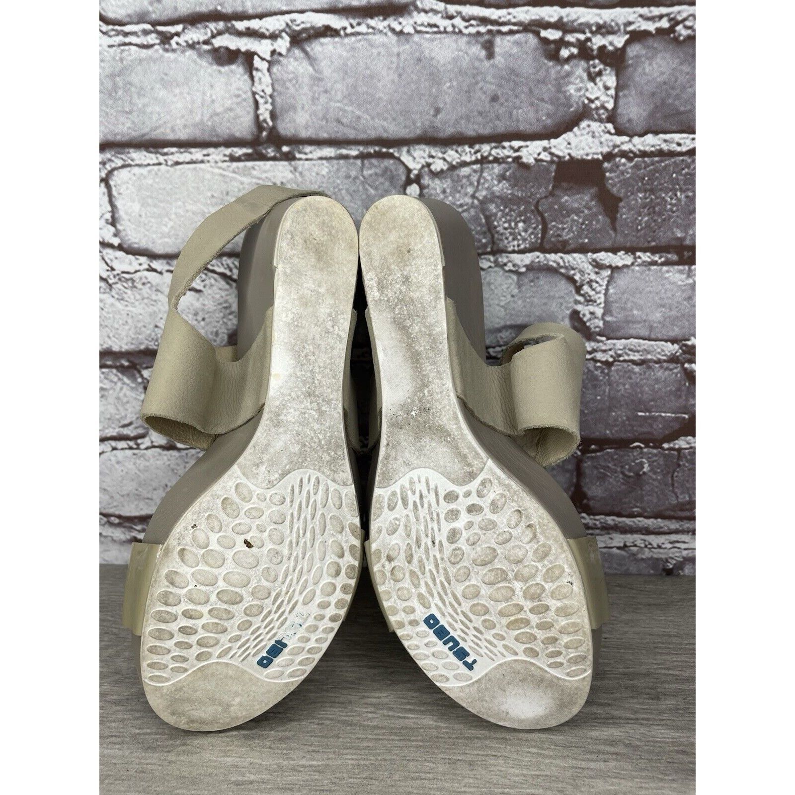 TSUBO TSUBO Taupe Soft Leather Patent Open Toe Strap Wedge Sandals Size US 8.5 / IT 38.5 - 23 Thumbnail