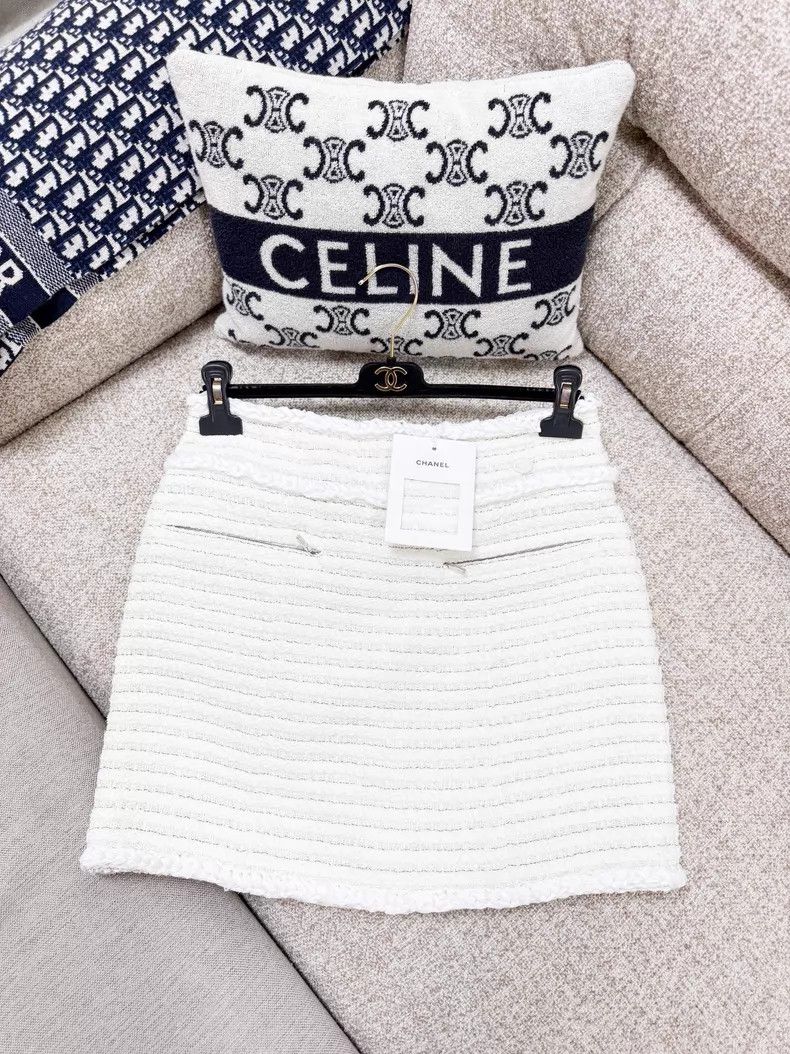 Chanel Chanel White skirt and short skirt Size 25" / US 0 / IT 36 - 1 Thumbnail