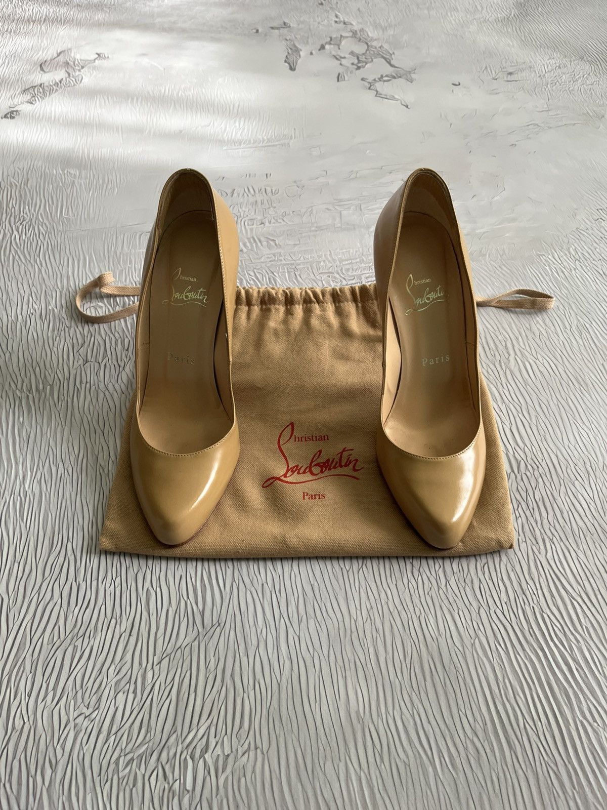 Christian Louboutin Luxury Heels 👠 Beige Made in Italy