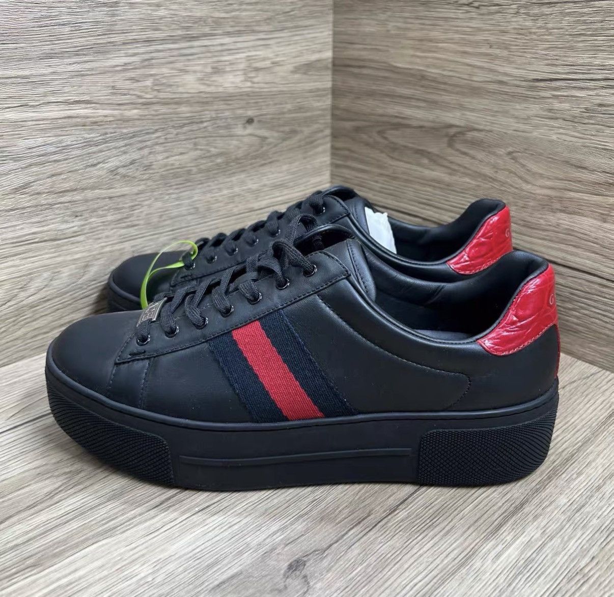 Gucci Gucci ACE Black and Red Platform Sneakers J41 Size US 9 / IT 39 - 1 Thumbnail