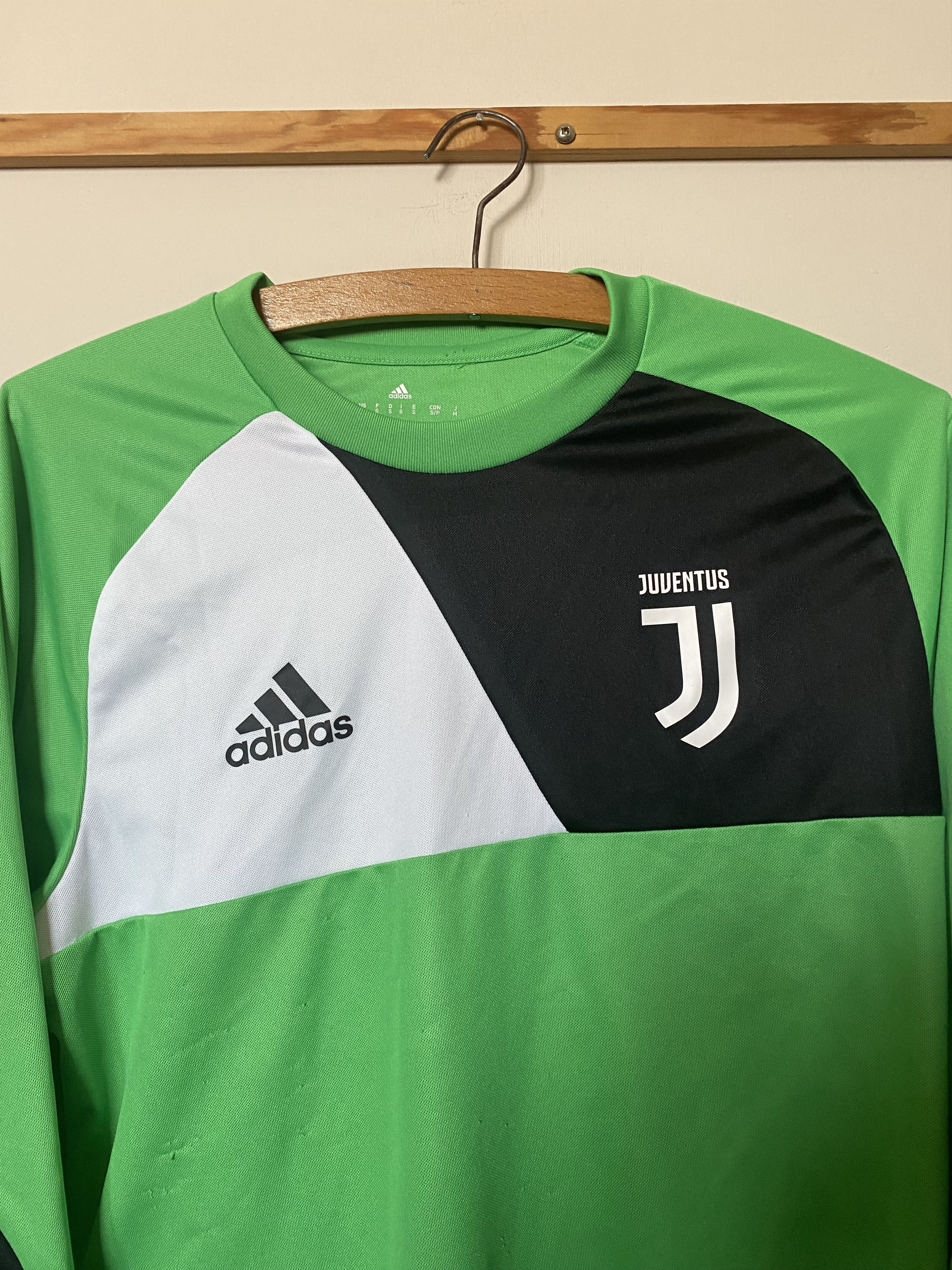 Adidas Goalkeeper JUVENTUS TURIN S/M Adidas - 2016/2017 - UNIQUE Size US M / EU 48-50 / 2 - 4 Thumbnail
