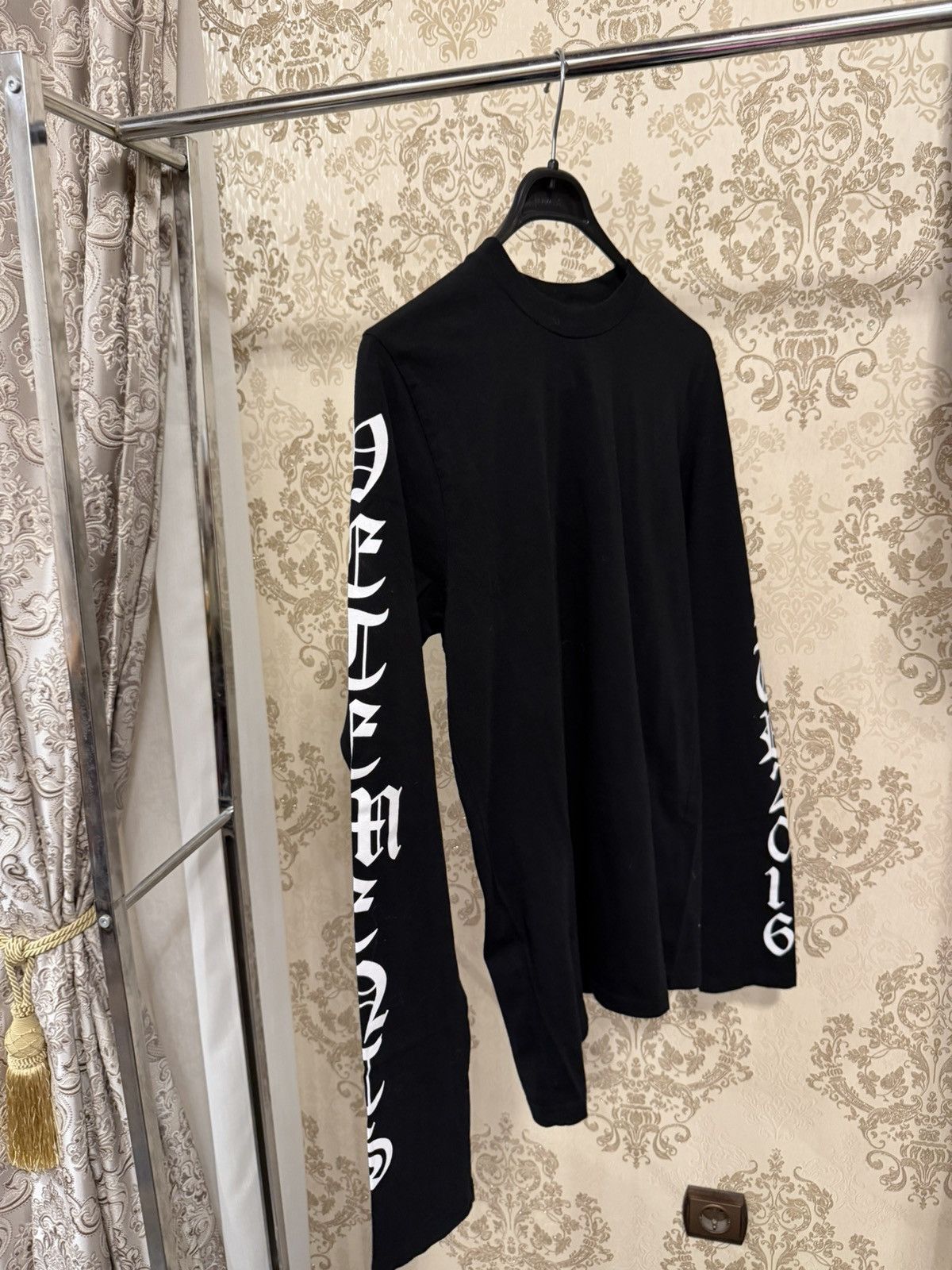 Vetements Vetements gothic 2016 longsleeve Size US L / EU 52-54 / 3 - 2 Thumbnail