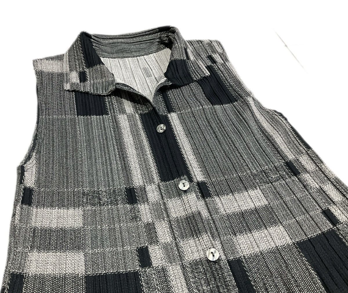 Japanese Brand 🔥Vintage Japanese Pleats Pleated Shirt Issey Miyake Style Size M / US 6-8 / IT 42-44 - 2 Thumbnail