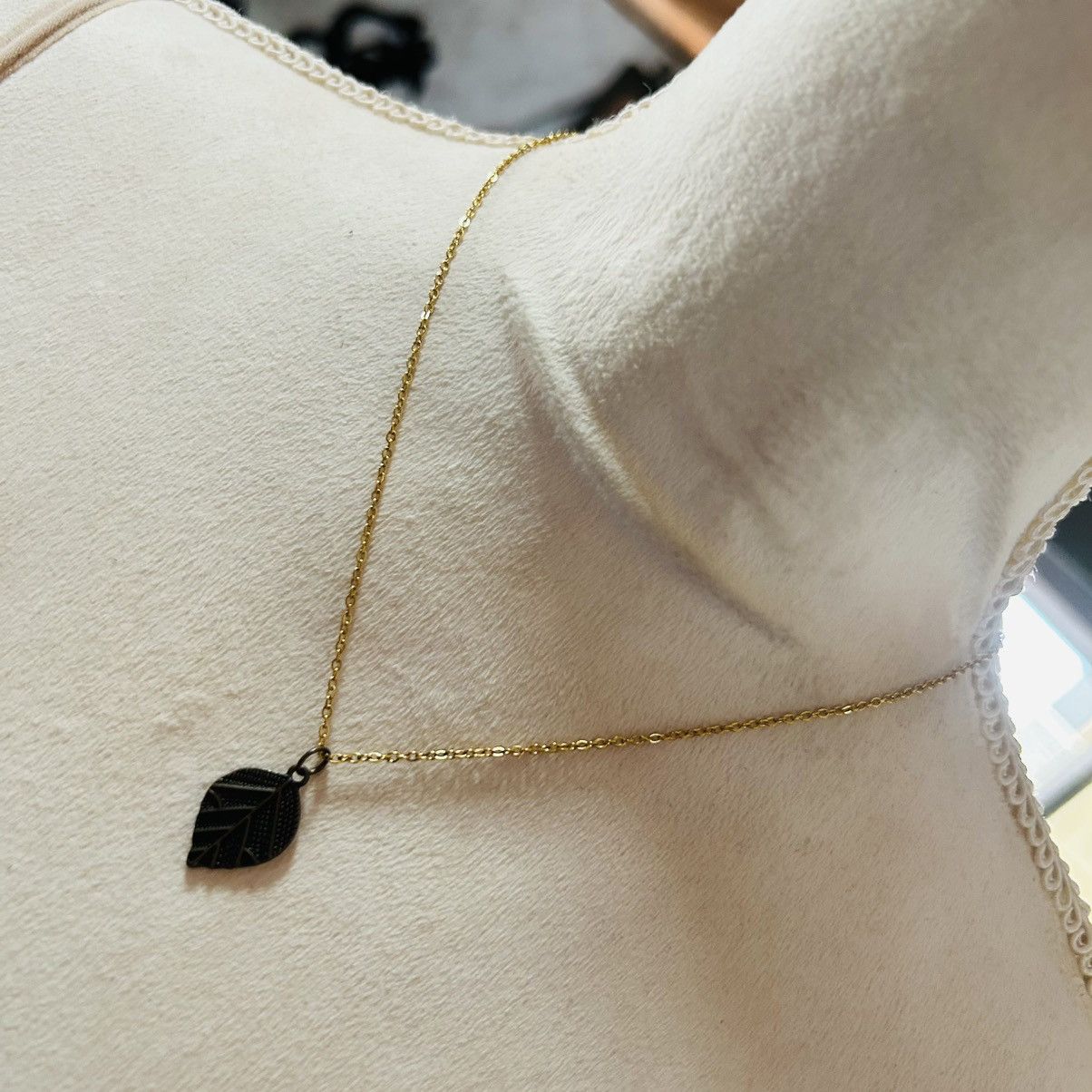 Handmade Handcrafted vintage brass leaf pendant on chain necklace Size ONE SIZE - 1 Thumbnail