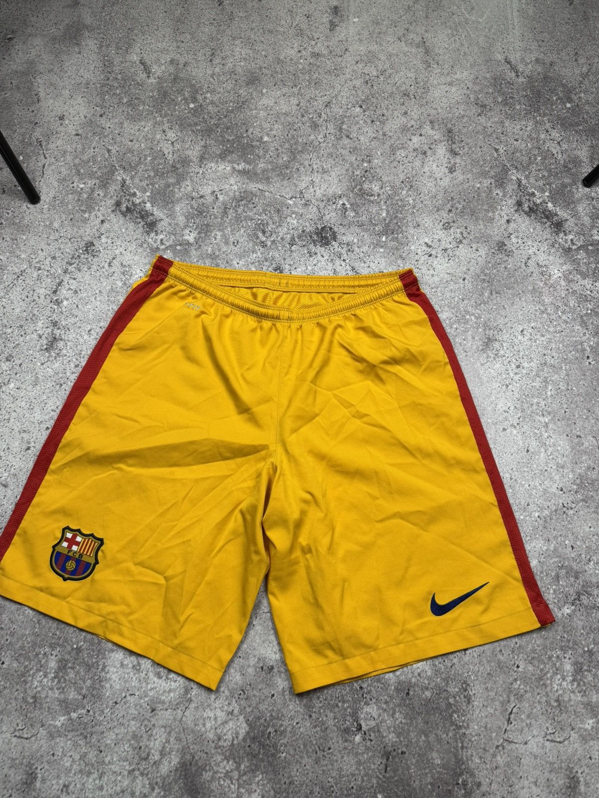 Nike 90'S Vintage Nike Barcelona Shorts Size M Y2K Soccer Size US 32 / EU 48 - 3 Thumbnail