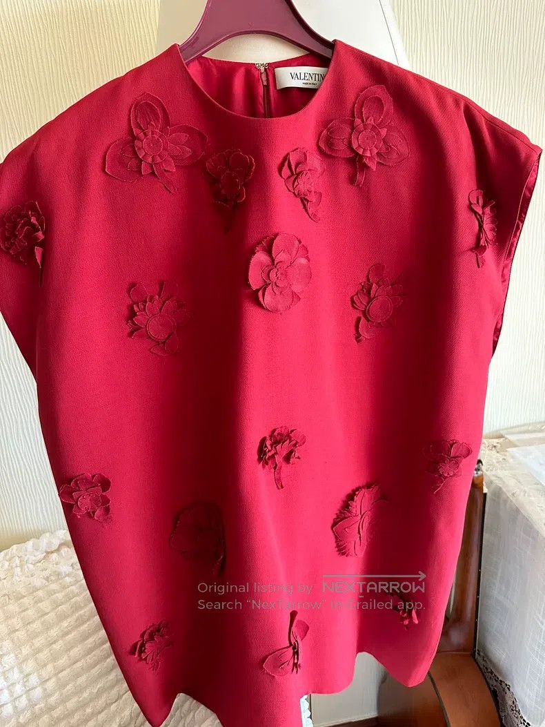 Valentino Three-dimensional flower skirt