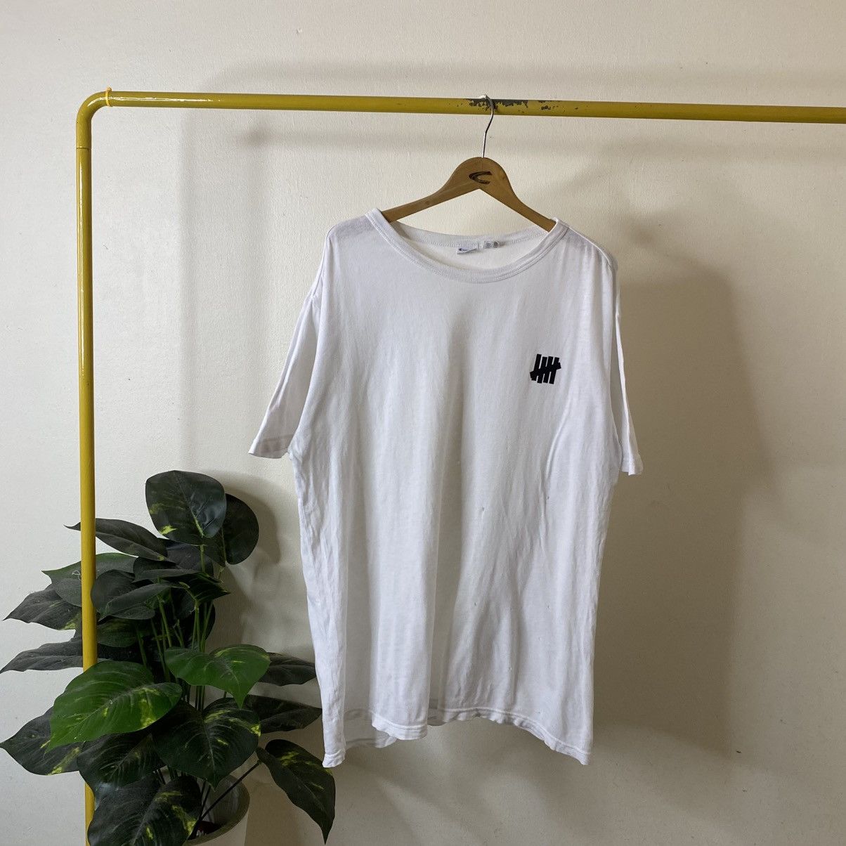 Undefeated Champion x Undefeated Essential Small Logo T Shirt Size US XL / EU 56 / 4 - 1 Thumbnail