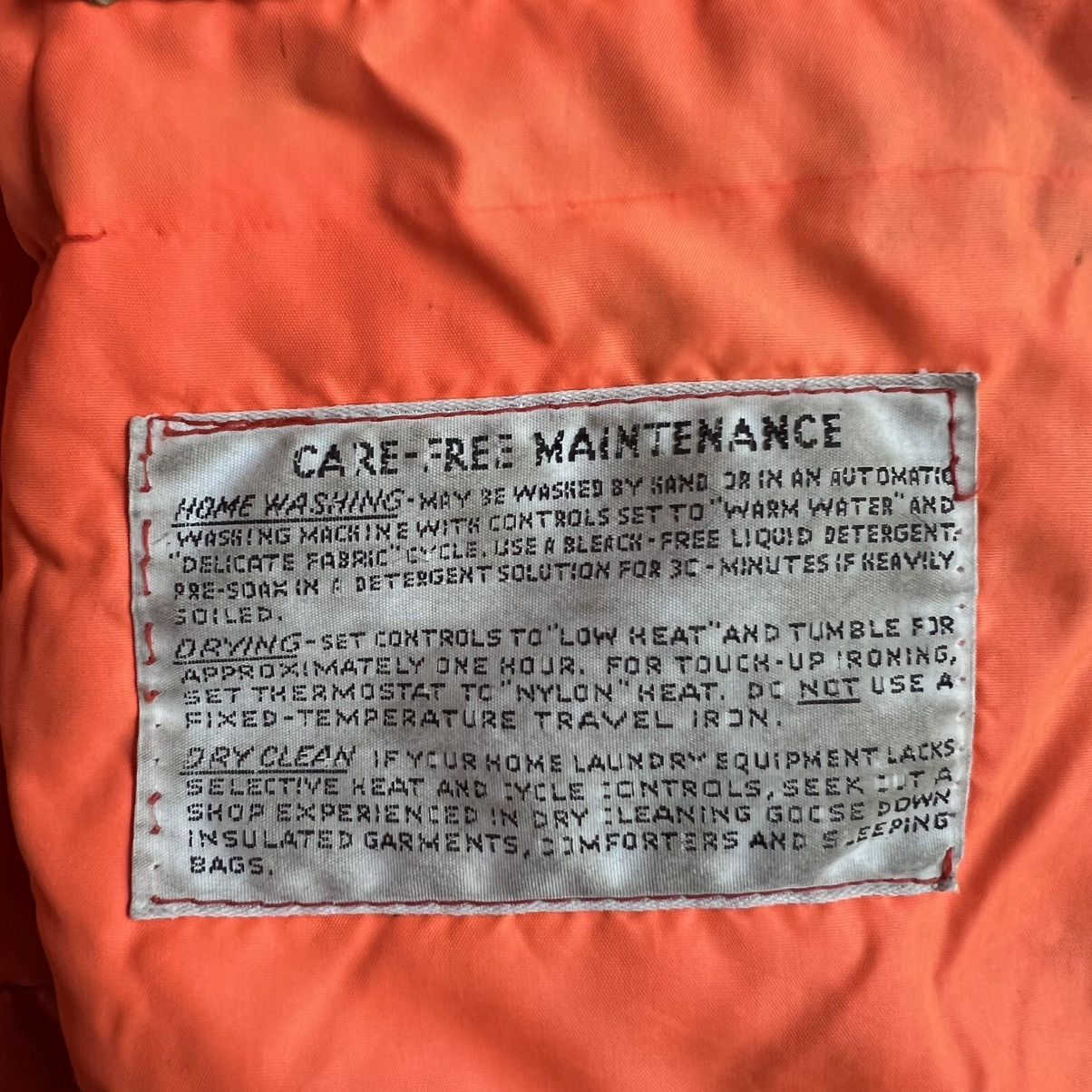Other 1960s/70s Rainier down Vest With reversals Orange inner M/L Size US M / EU 48-50 / 2 - 14 Thumbnail