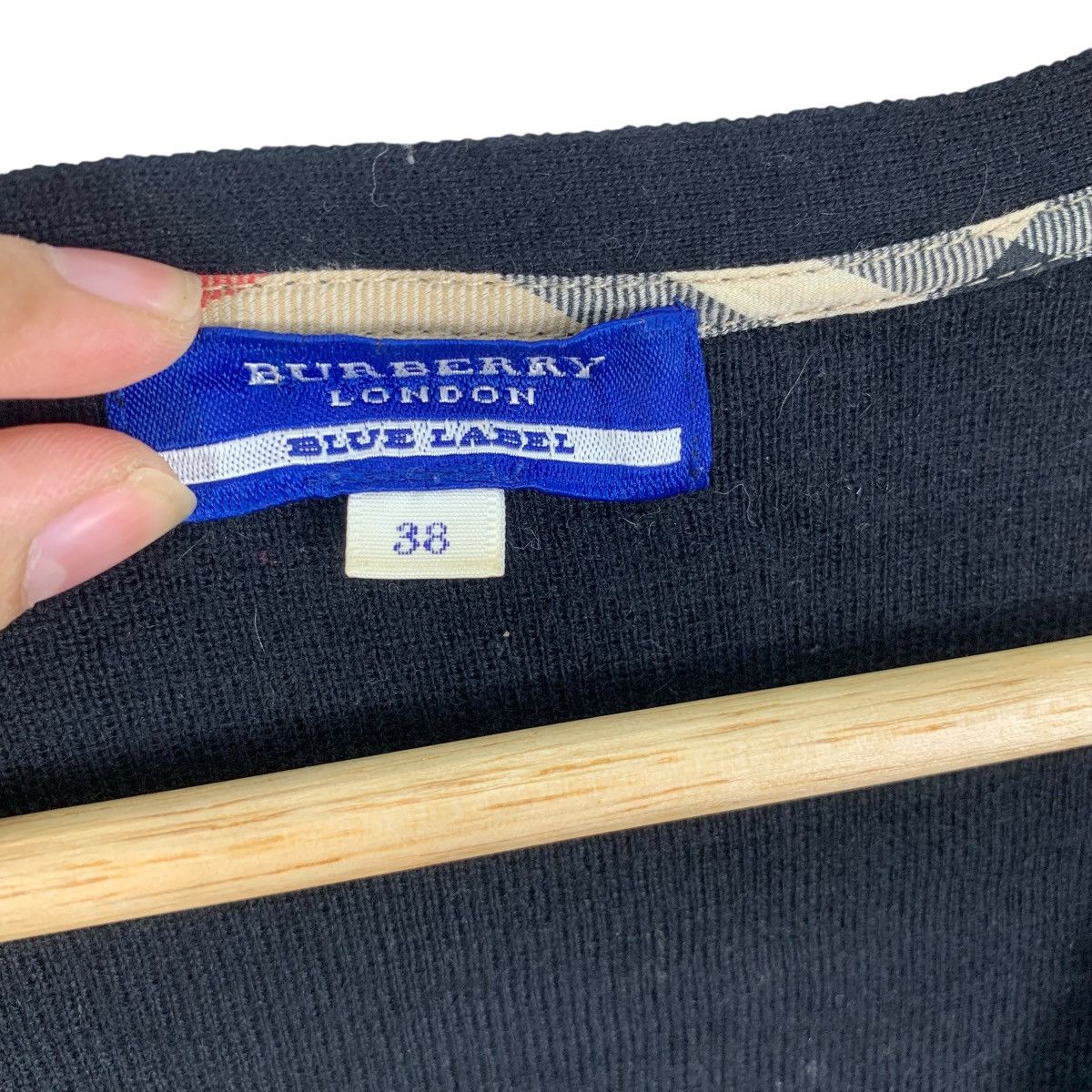 Burberry Vintage BURBERRY LONDON BLUE LABEL Knitwear Cardigan Tee Size XXS / US 00 / IT 34 - 8 Thumbnail