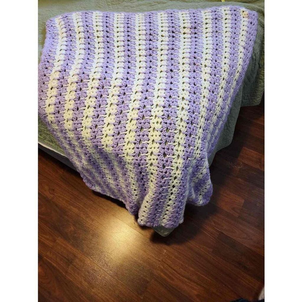 Homemade White and Purple Banket Size ONE SIZE - 3 Thumbnail