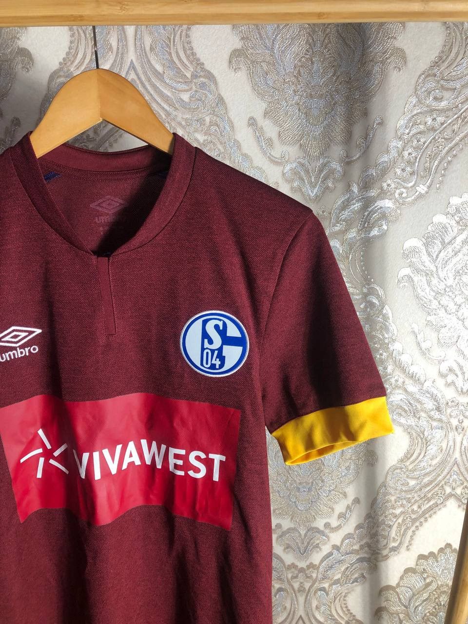 Umbro VINTAGE UMBRO FC SCHALKE 04 GERMANY SOCCER JERSEY RETRO 90s Size US M / EU 48-50 / 2 - 2 Thumbnail