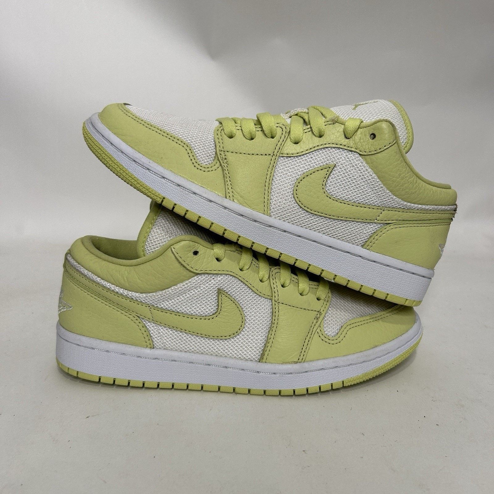 Jordan Brand Nike Air Jordan 1 Low WMNS “Limelight/White Light Green” Size US 8.5 / IT 38.5 - 1 Thumbnail