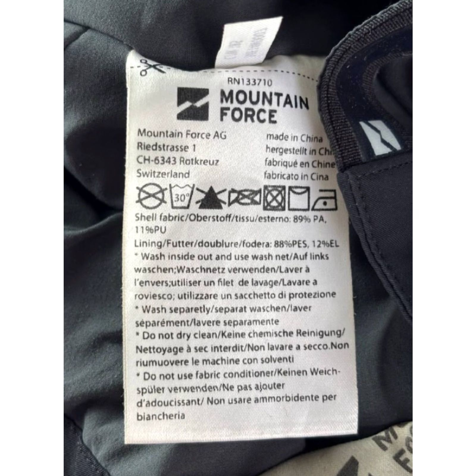 Vintage Mountain Force Jacket Mens Ski Black XL Mountain Force Jacket Mens Ski Black XL Size US XL / EU 56 / 4 - 5 Thumbnail