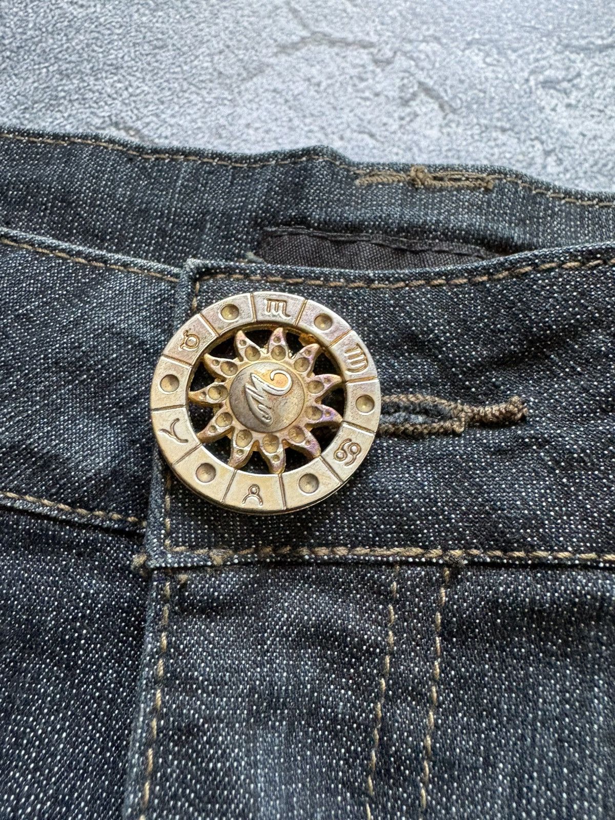 Dolce & Gabbana Dolce&Gabbana Y2K DG Logo Gothic Grunge Wash Denim Skirt Size 26" / US 2 / IT 38 - 8 Thumbnail