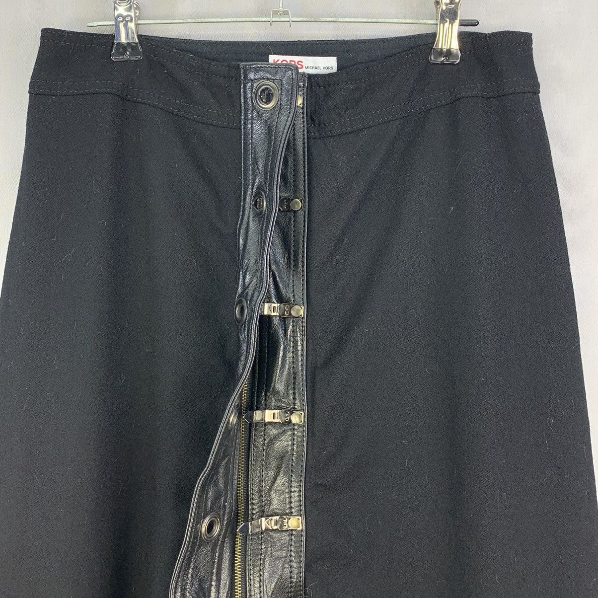 Michael Kors Michael Kors Vintage Black Midi Skirt Front Buckle Strap Size 28" / US 6 / IT 42 - 6 Thumbnail
