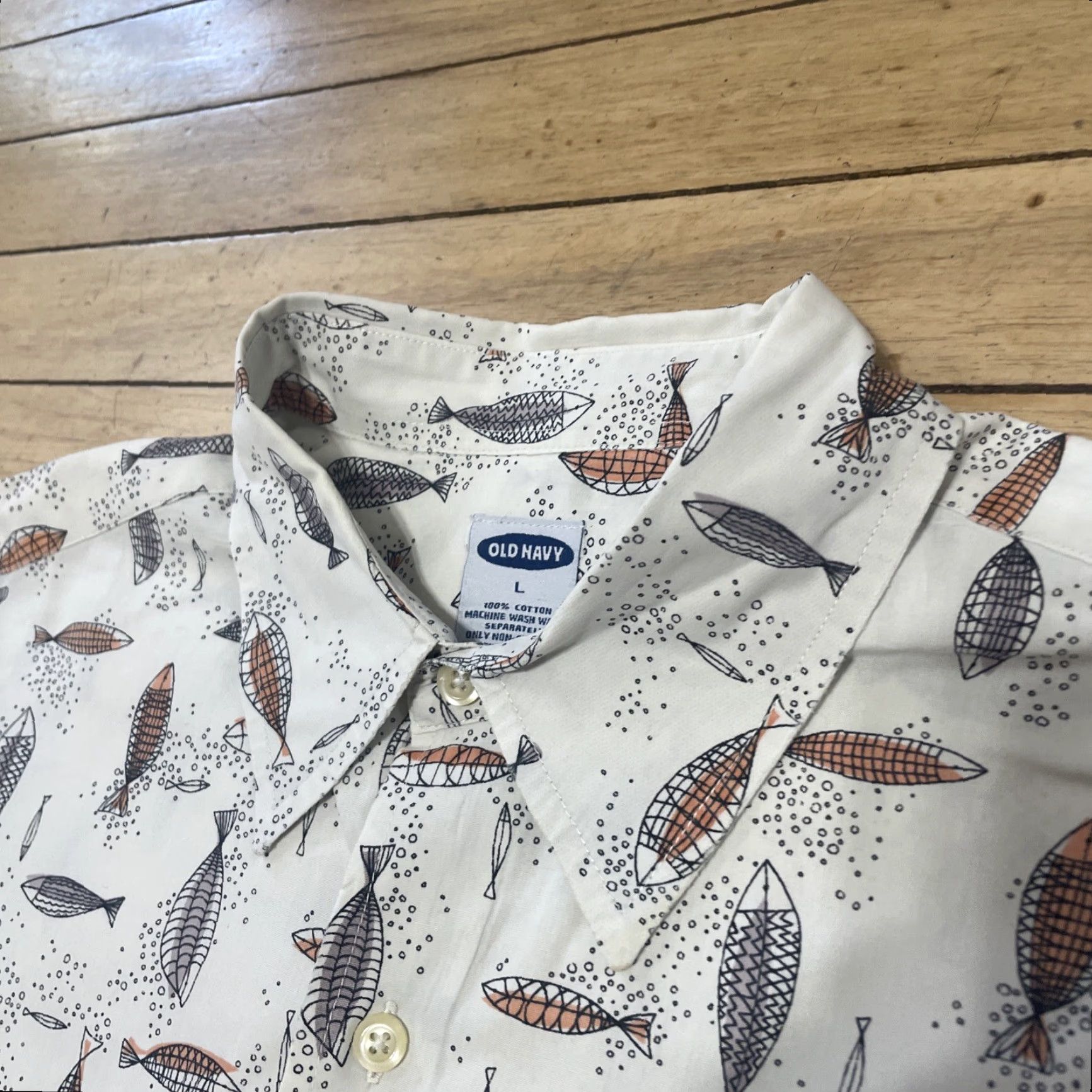Old Navy VINTAGE Old Navy Camp Button Shirt Men L Geometric Fish Cream Orange Print Point Collar Size US L / EU 52-54 / 3 - 5 Thumbnail