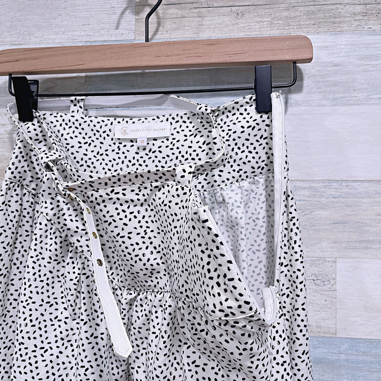 Corey Lynn Calter Corey Lynn Calter Yoke Belted Midi Skirt White Black Dot XS Size 25" / US 0 / IT 36 - 3 Thumbnail