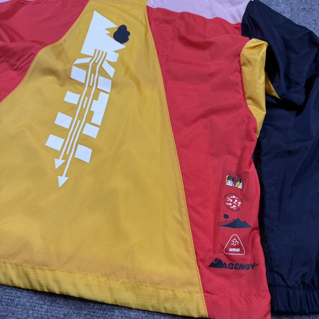 Columbia × Kith Kith x Columbia Red Hibiscus Riptide Windbreaker Size US S / EU 44-46 / 1 - 6 Thumbnail